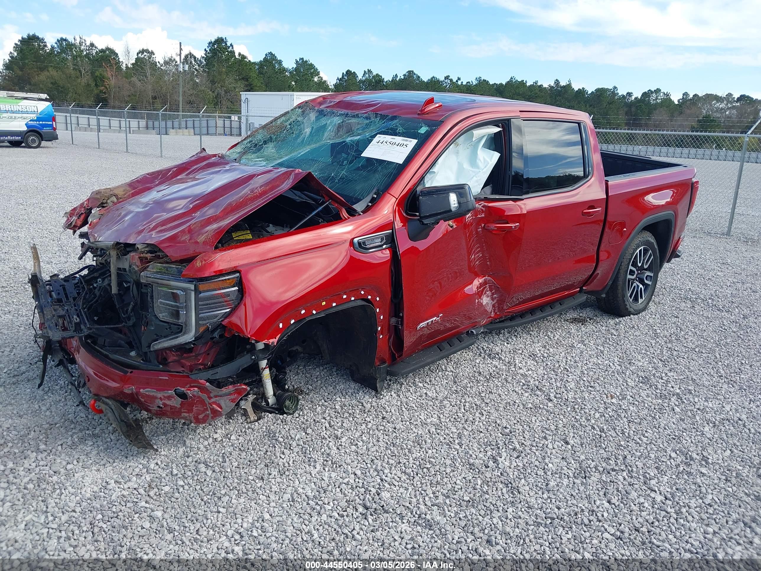 GMC SIERRA image 2