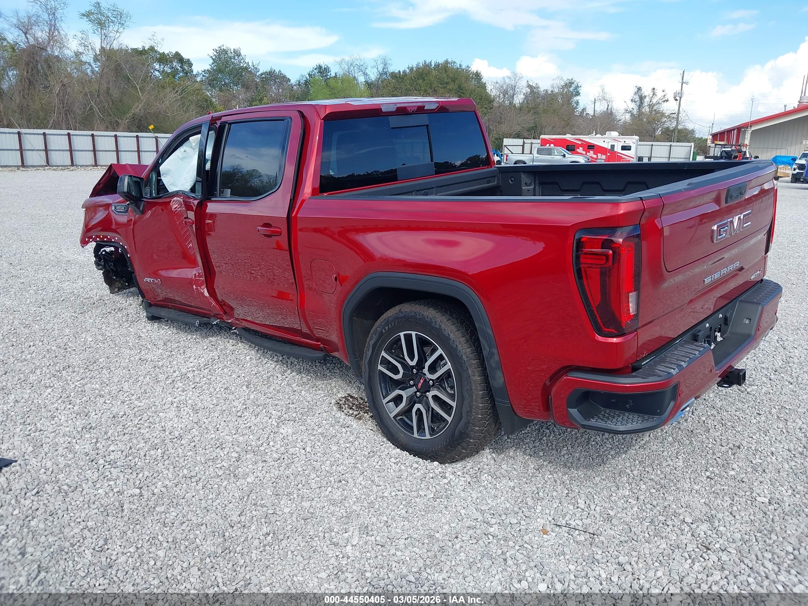 GMC SIERRA image 3