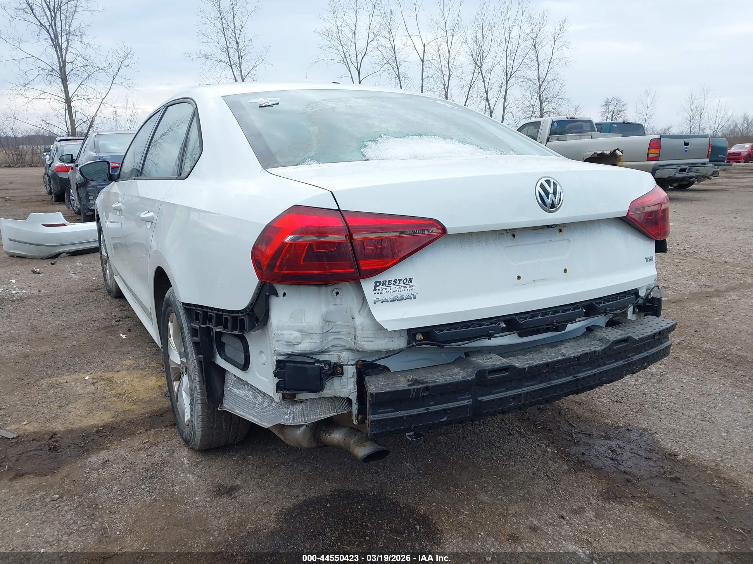 VOLKSWAGEN PASSAT image 3