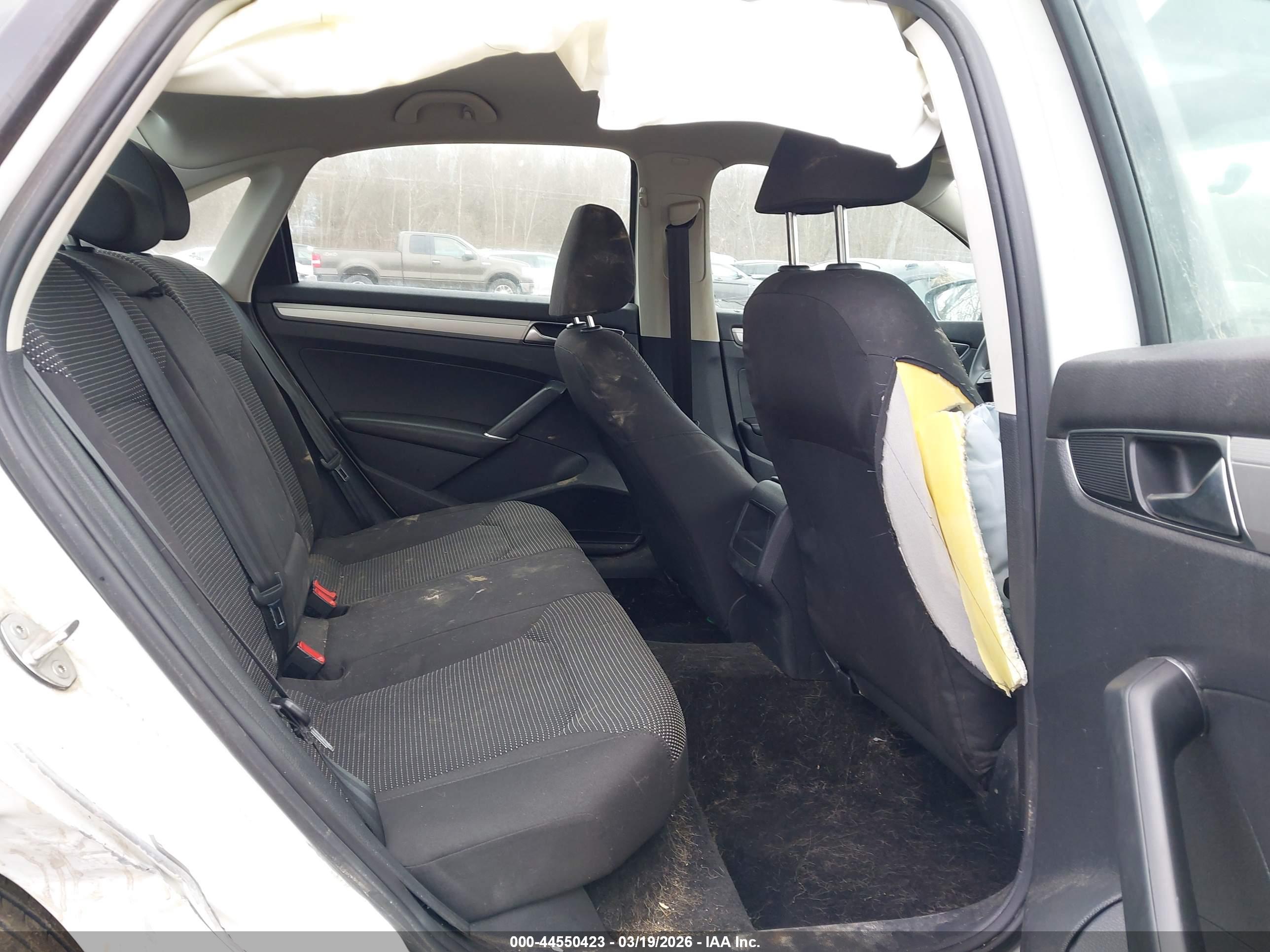 VOLKSWAGEN PASSAT image 8