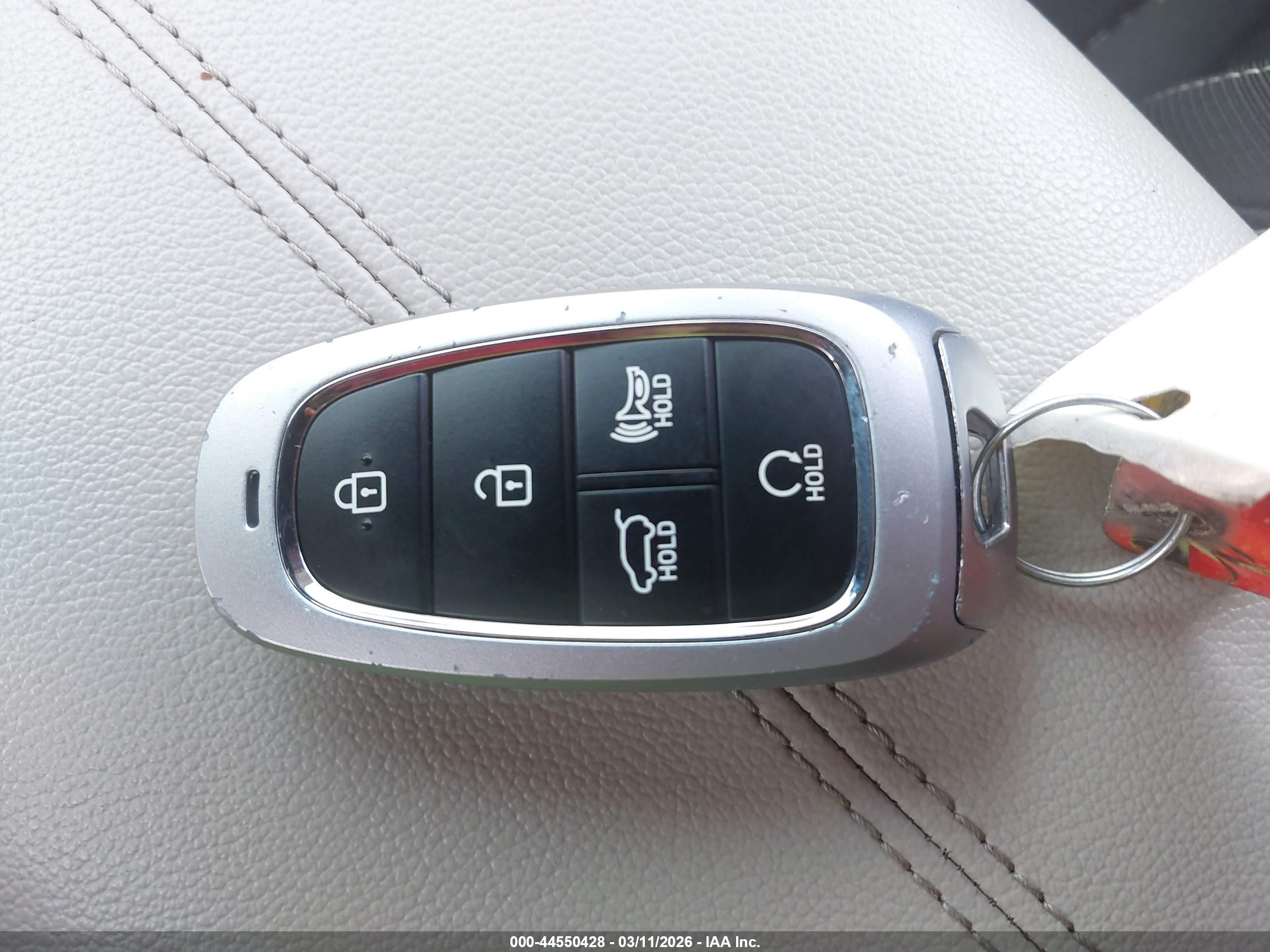 HYUNDAI TUCSON image 11
