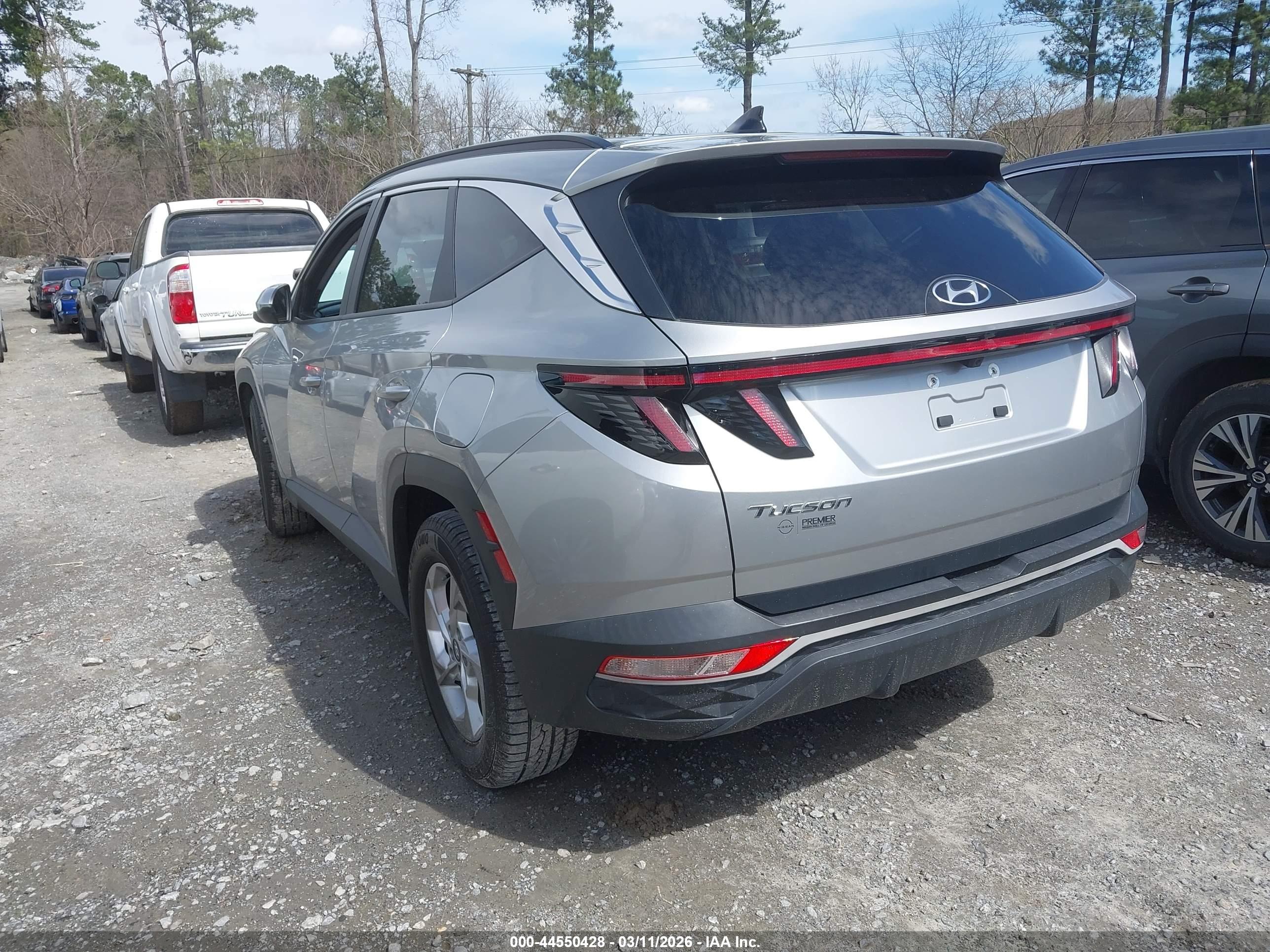HYUNDAI TUCSON image 3