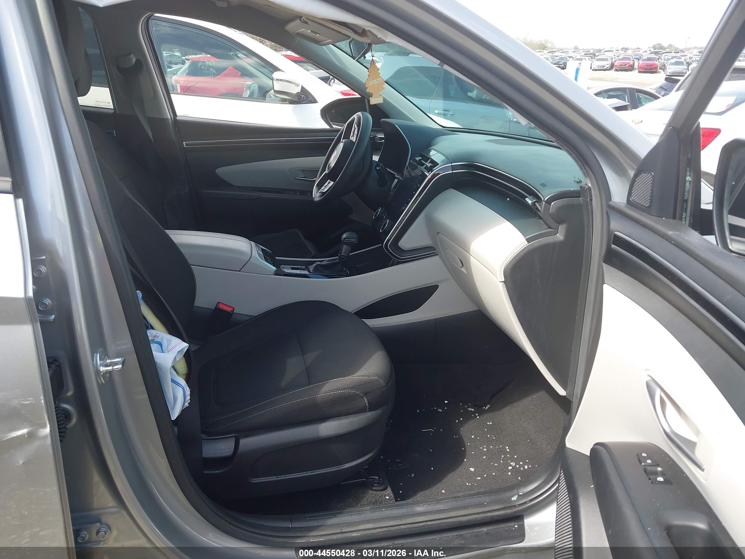 HYUNDAI TUCSON image 5