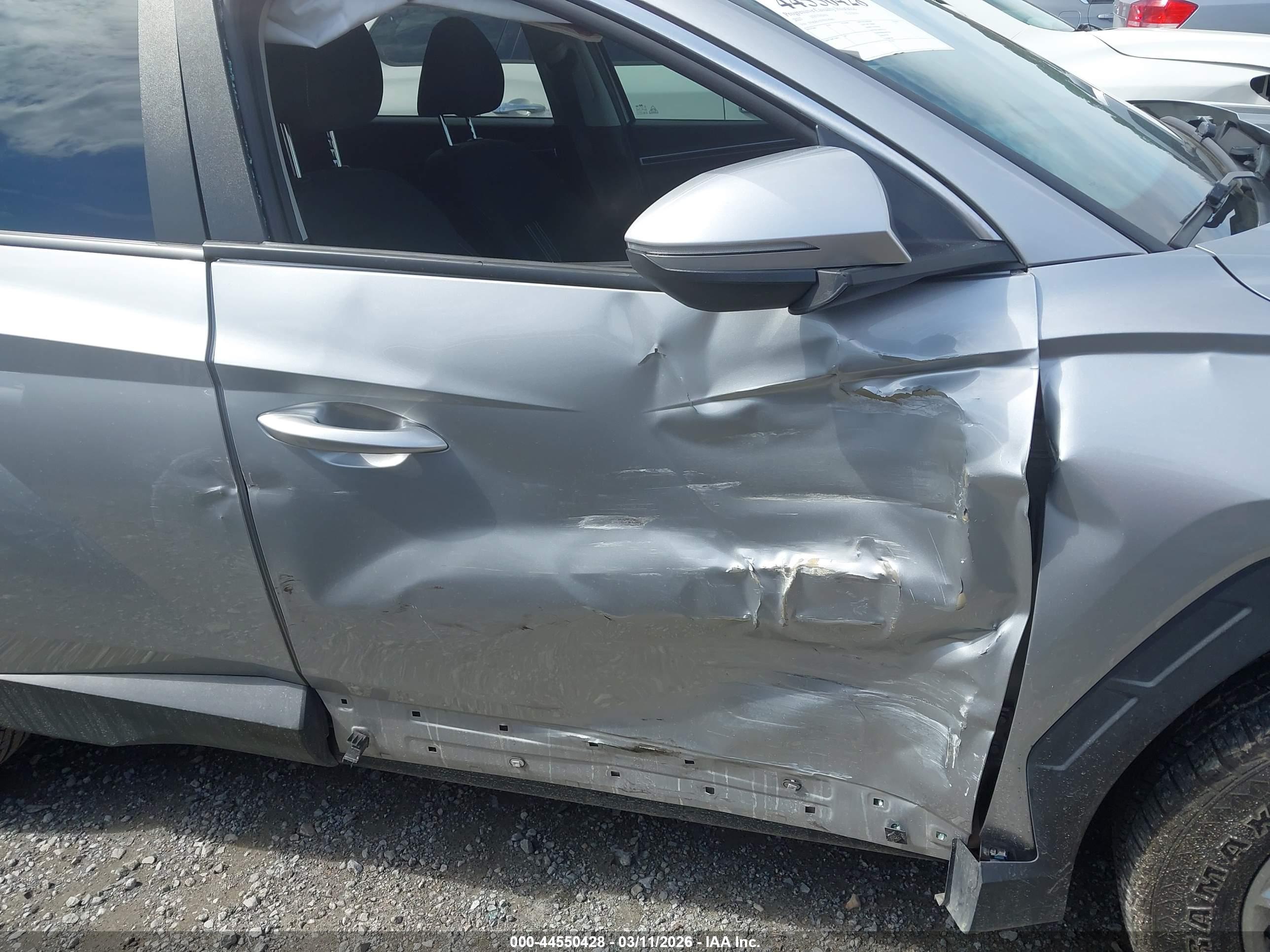 HYUNDAI TUCSON image 6