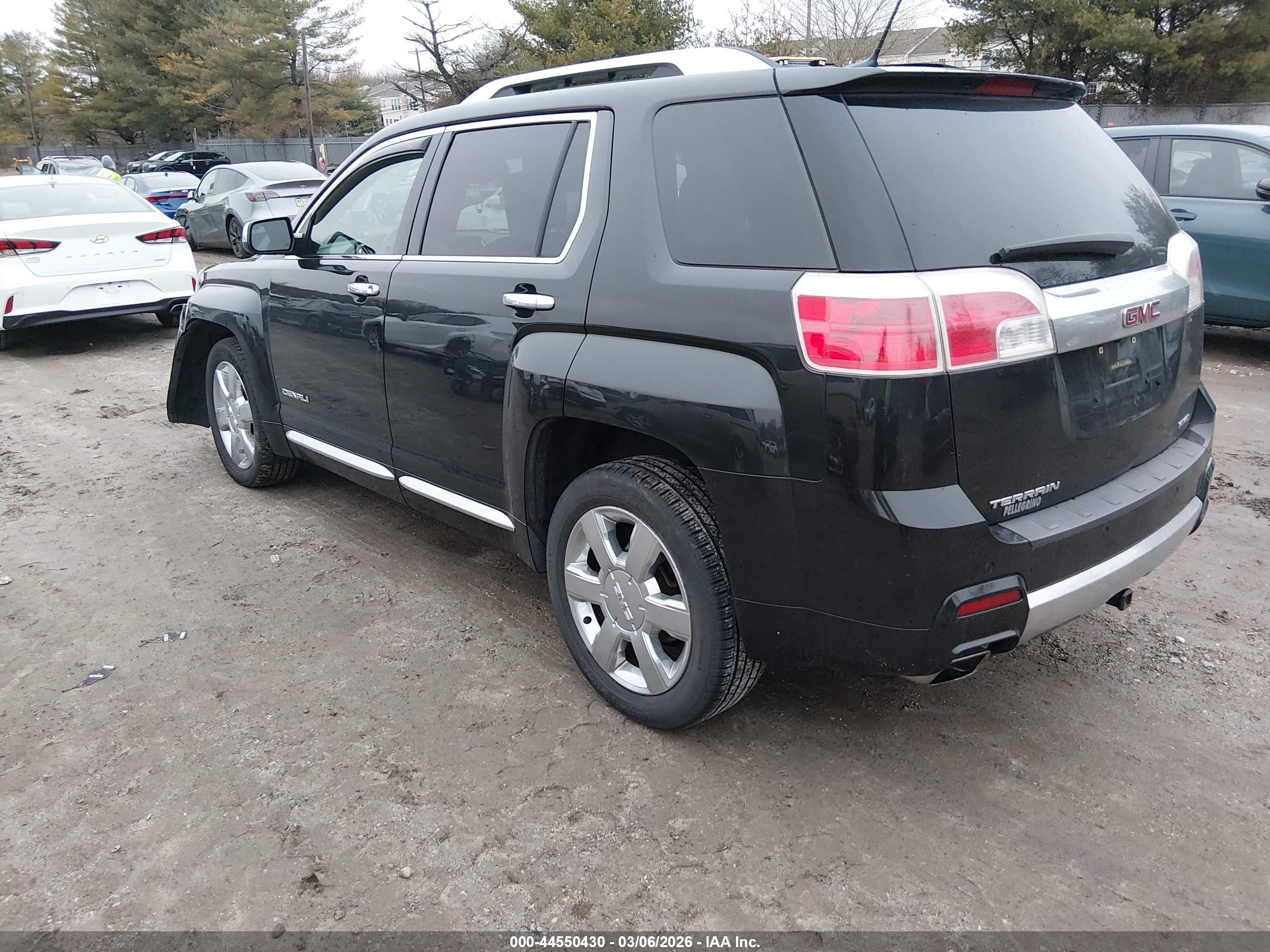 GMC TERRAIN image 3
