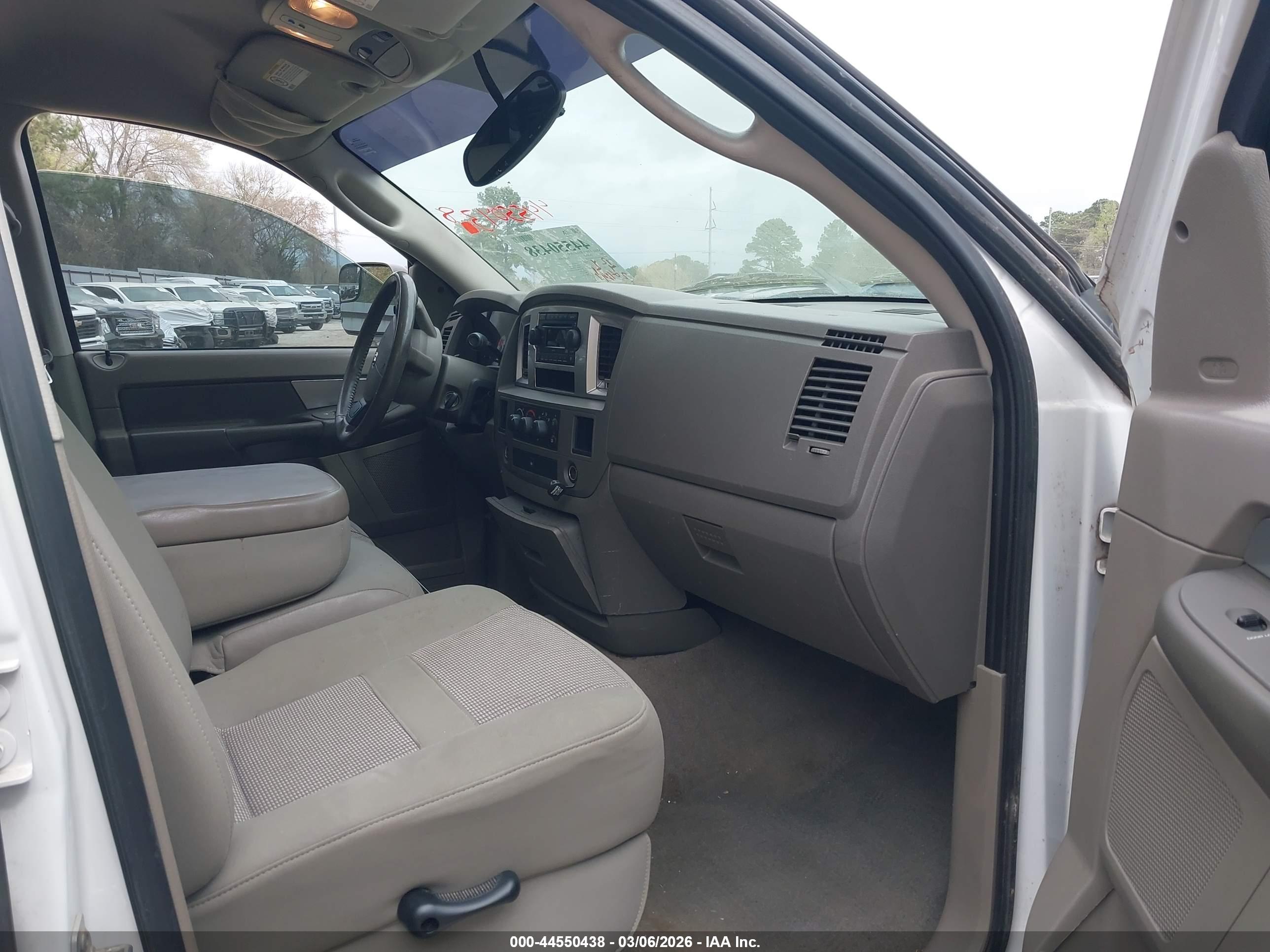 DODGE RAM image 5