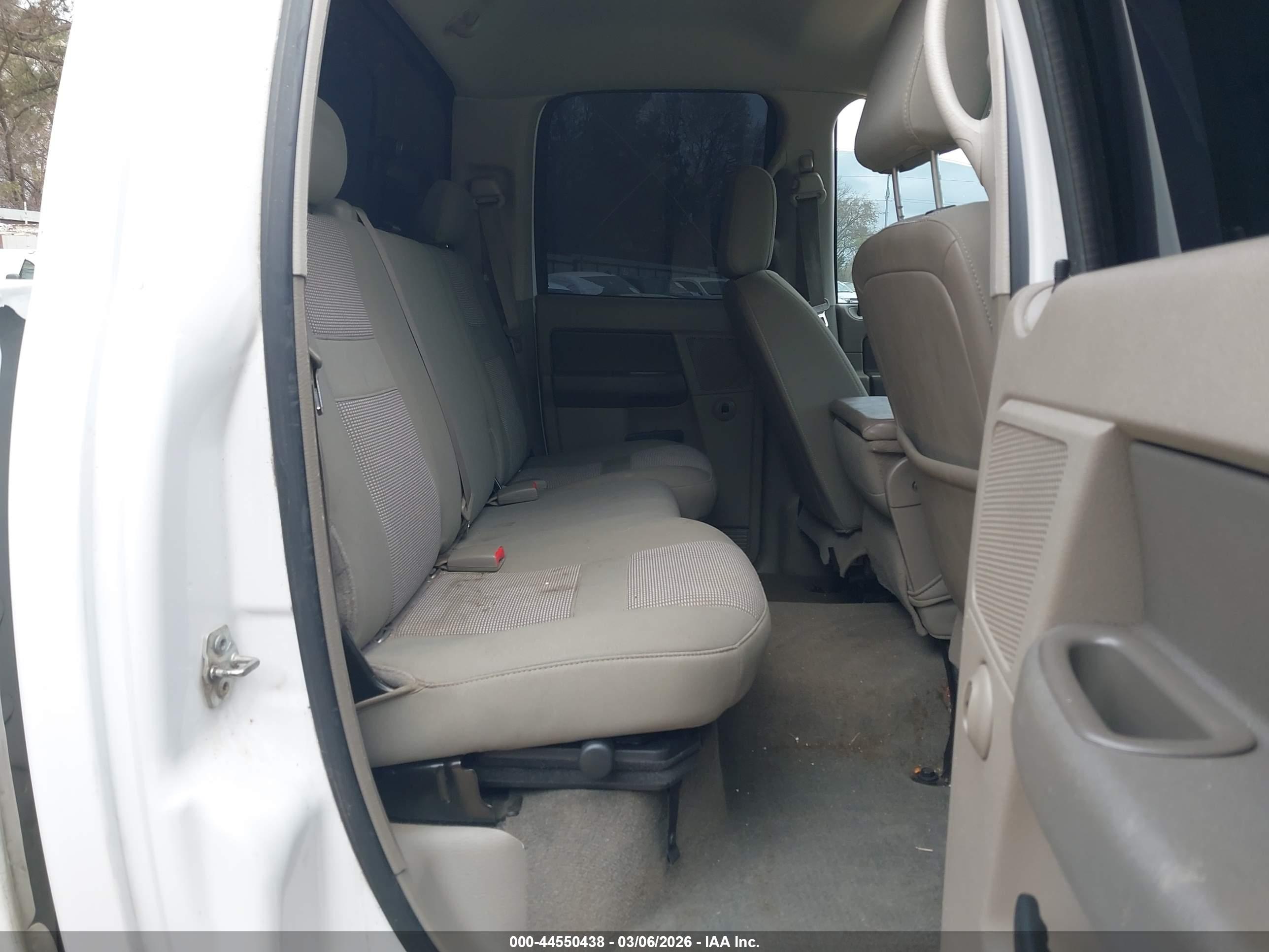 DODGE RAM image 8