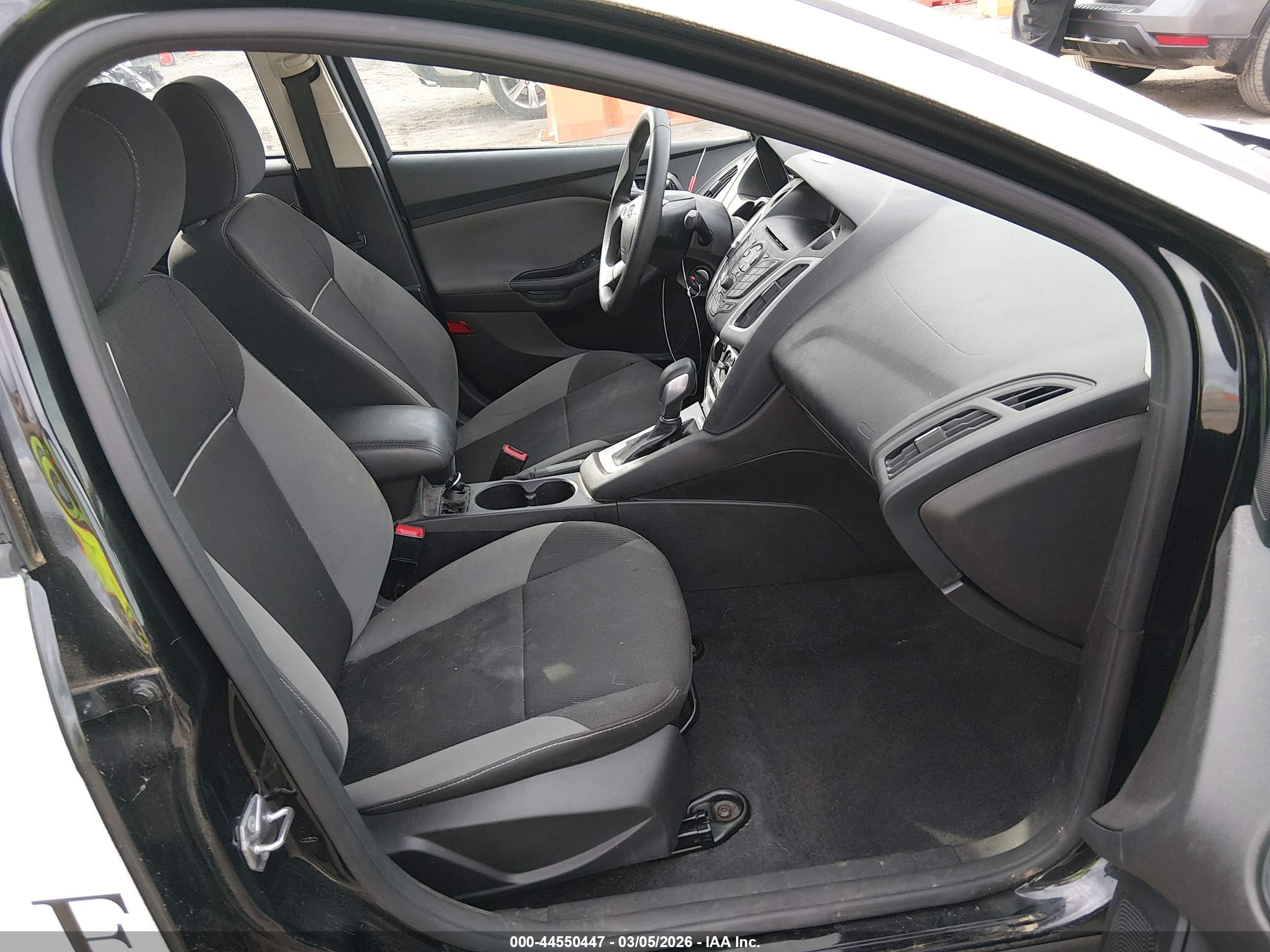 FORD FOCUS image 5
