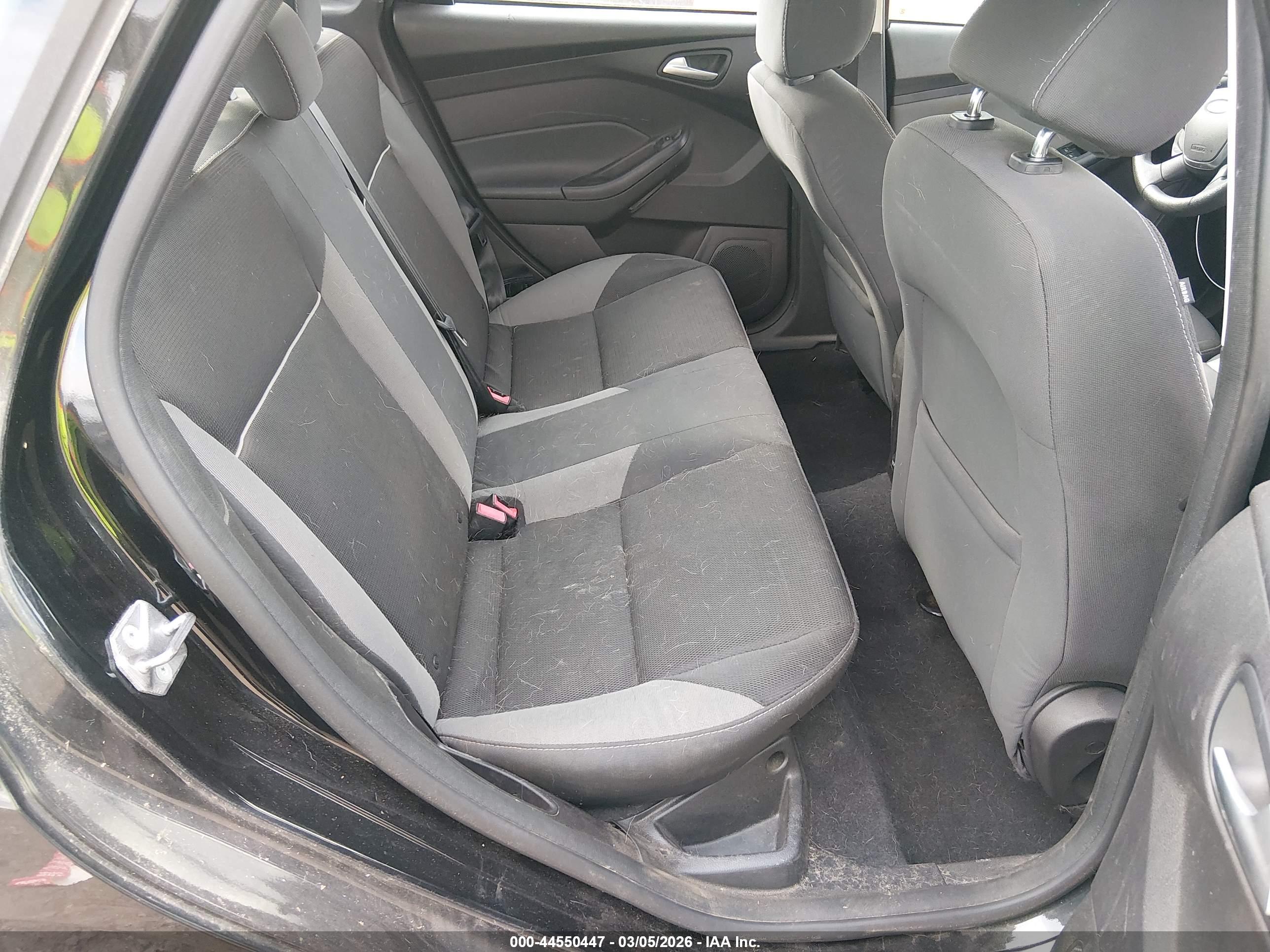 FORD FOCUS image 8