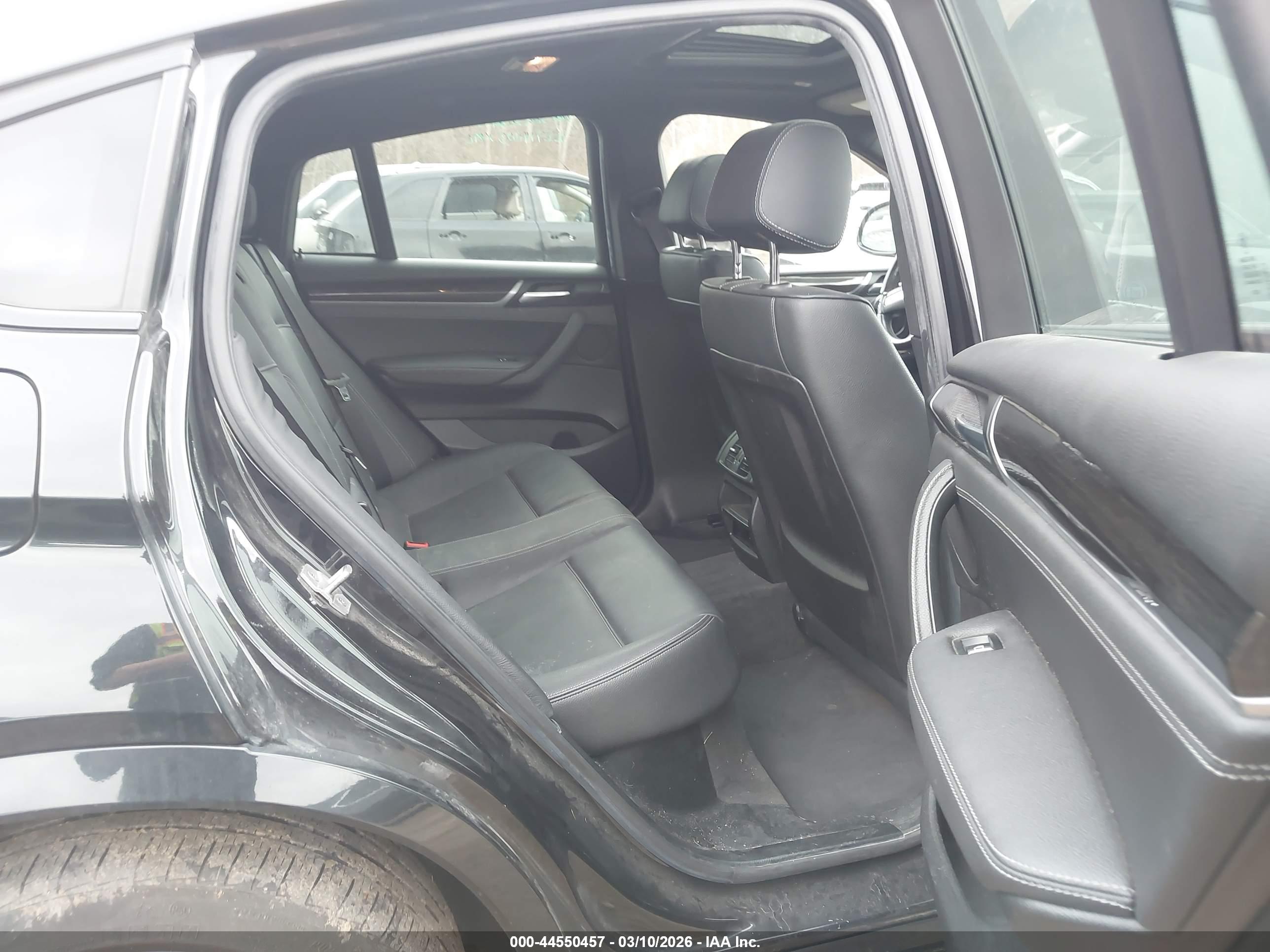 BMW X4 image 8