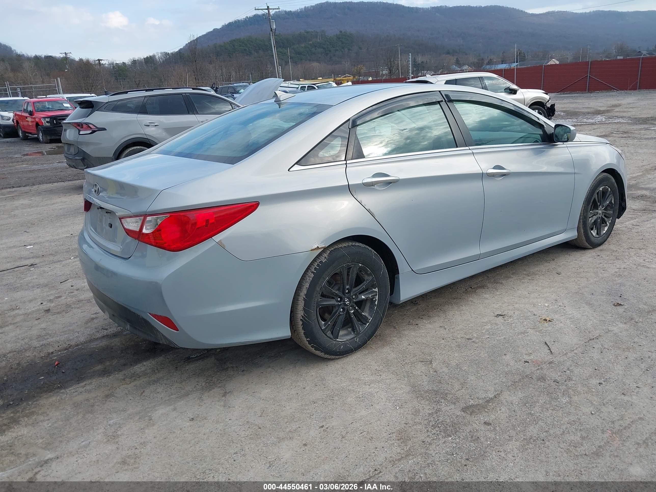 HYUNDAI SONATA image 4