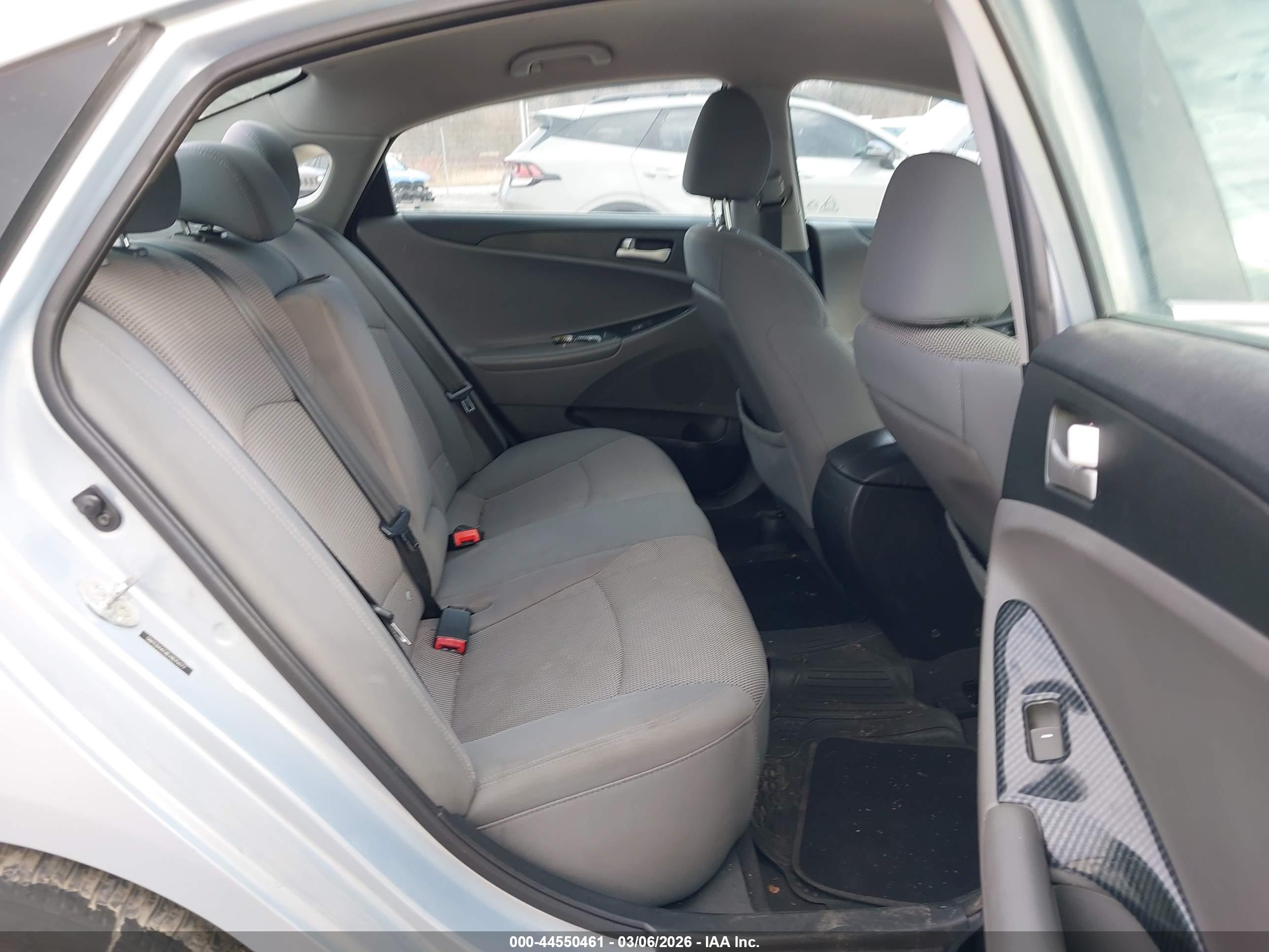 HYUNDAI SONATA image 8