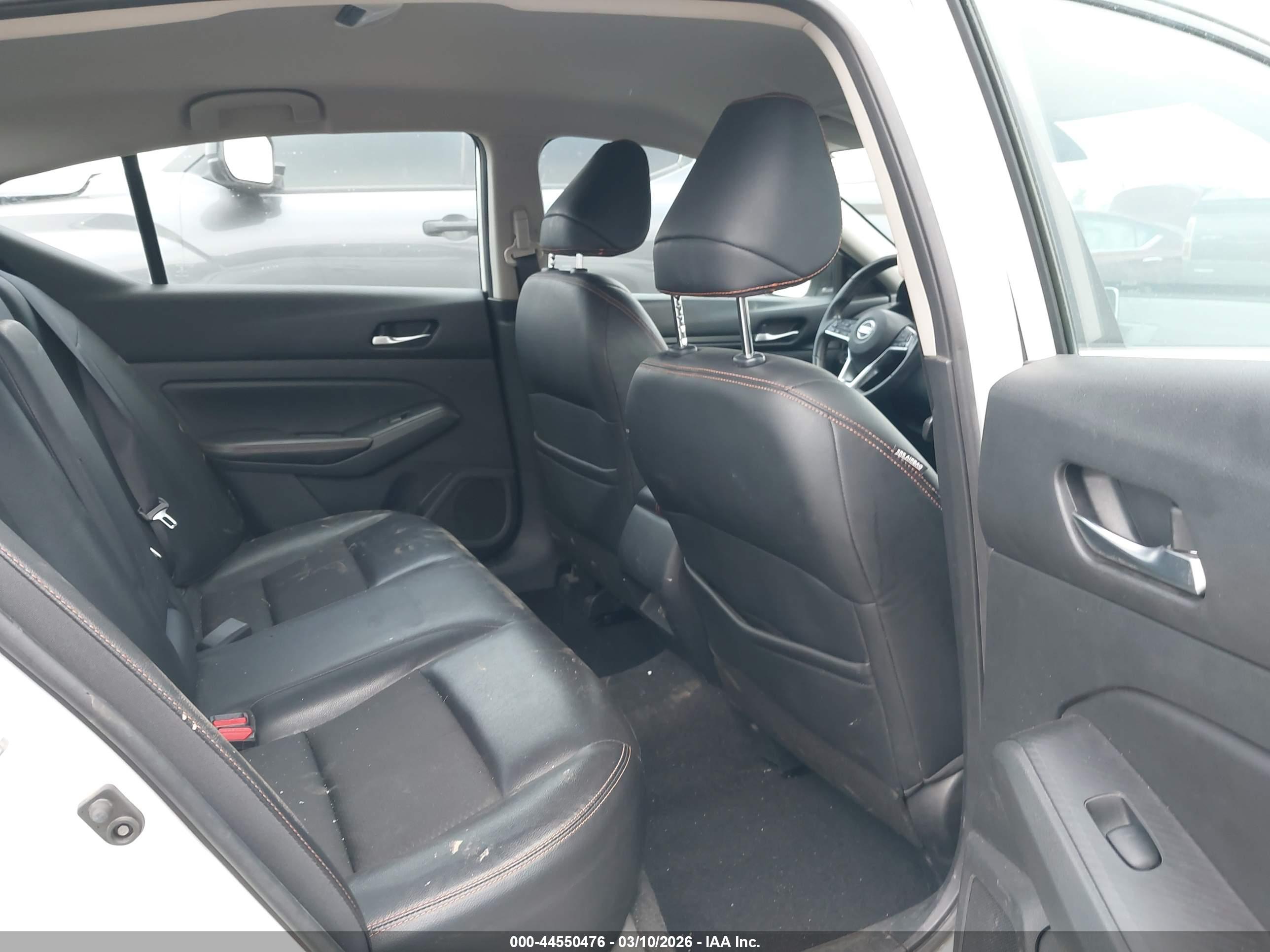 NISSAN ALTIMA image 8