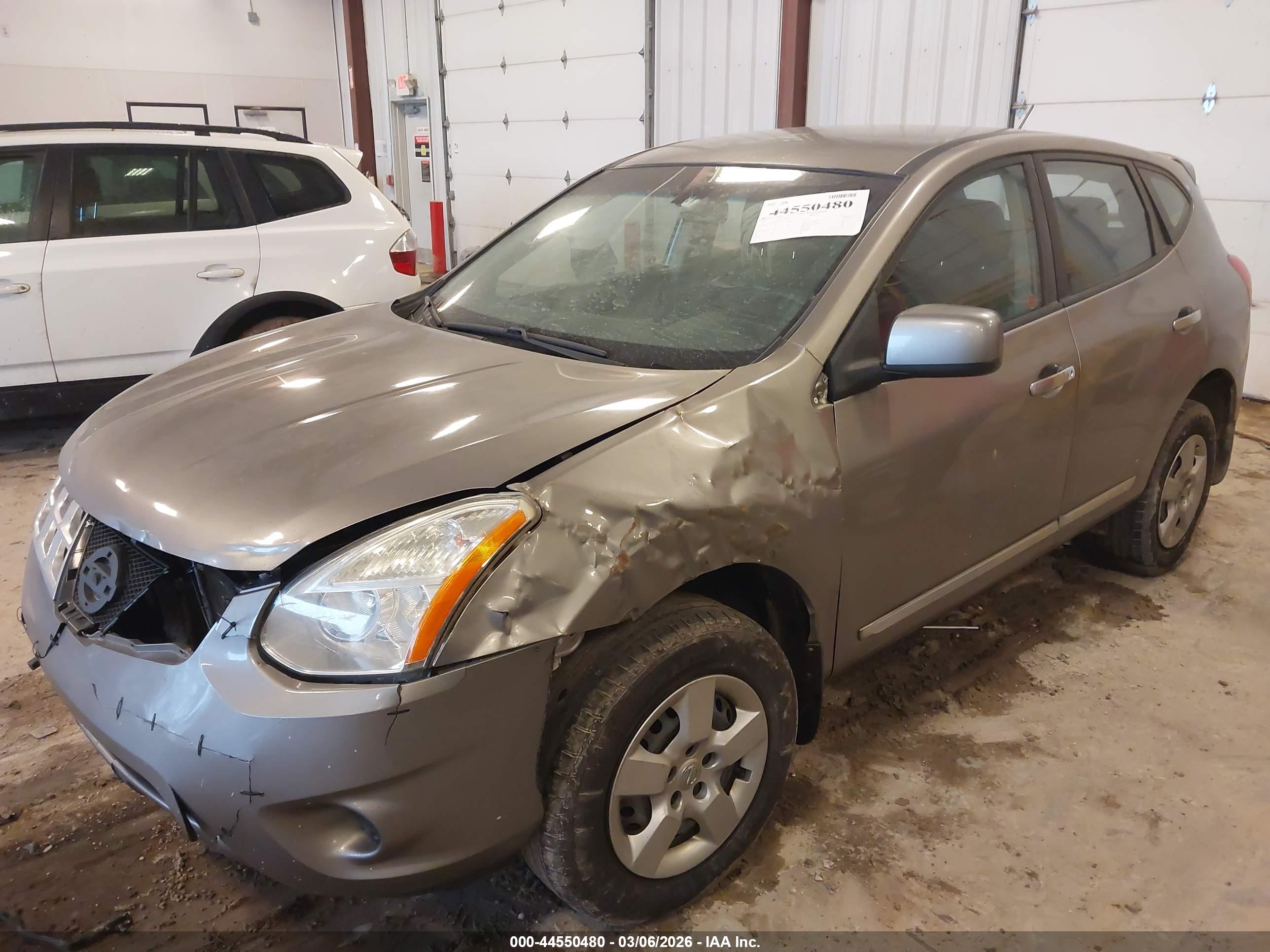 NISSAN ROGUE image 2