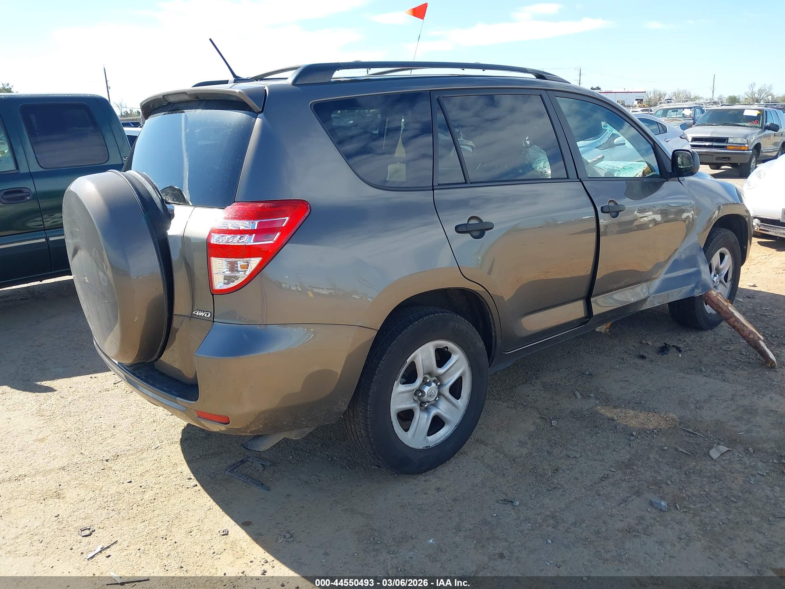 TOYOTA RAV4 image 4