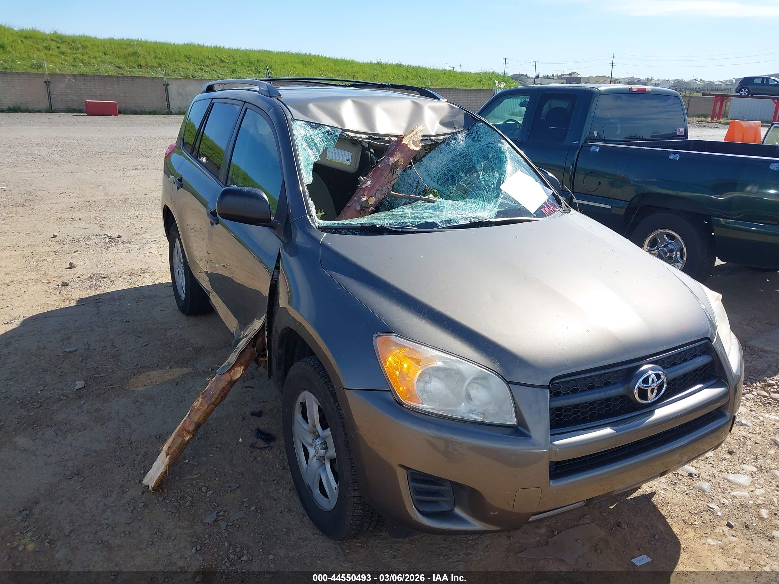 TOYOTA RAV4 image 6