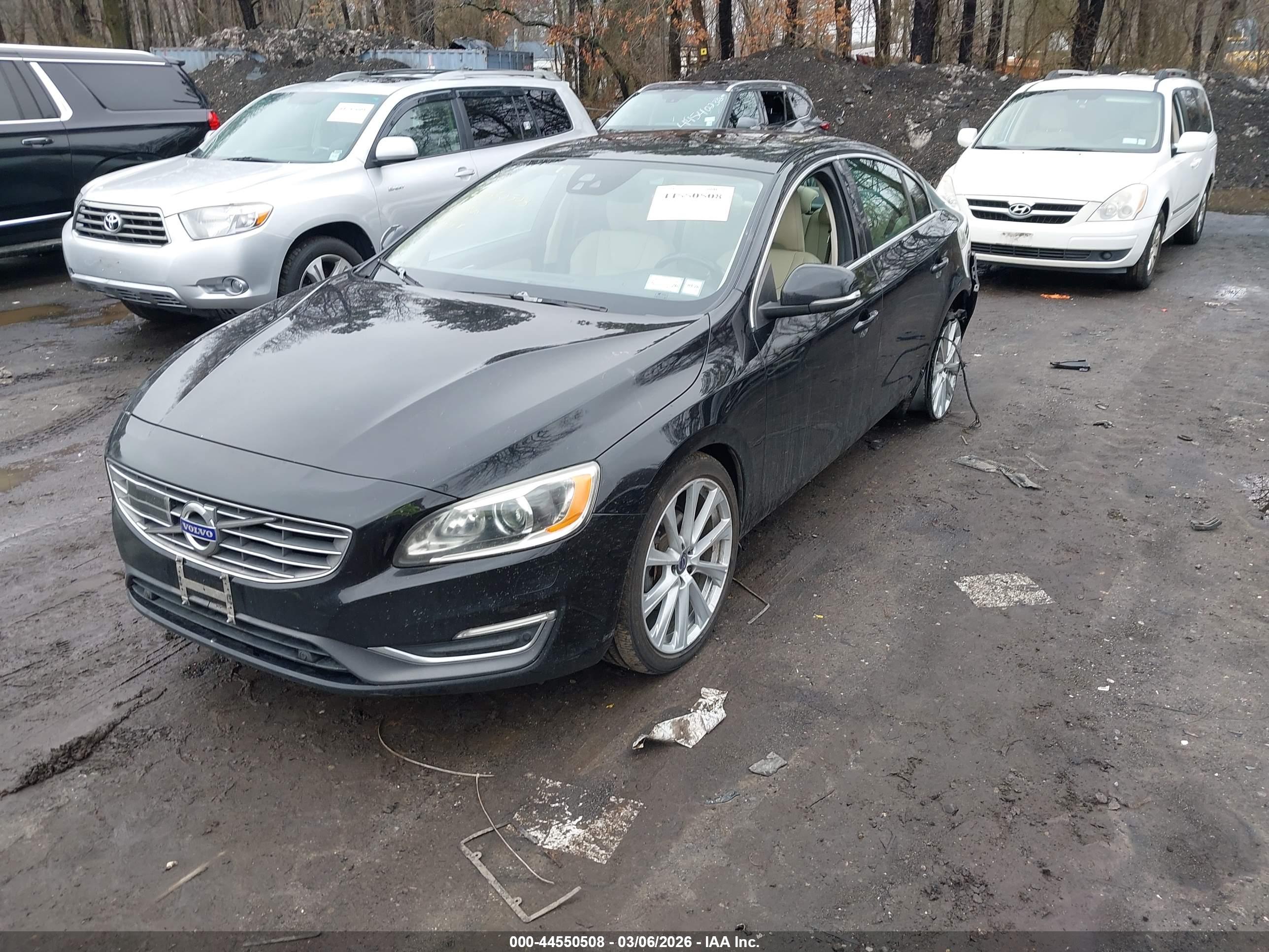 VOLVO S60 image 2