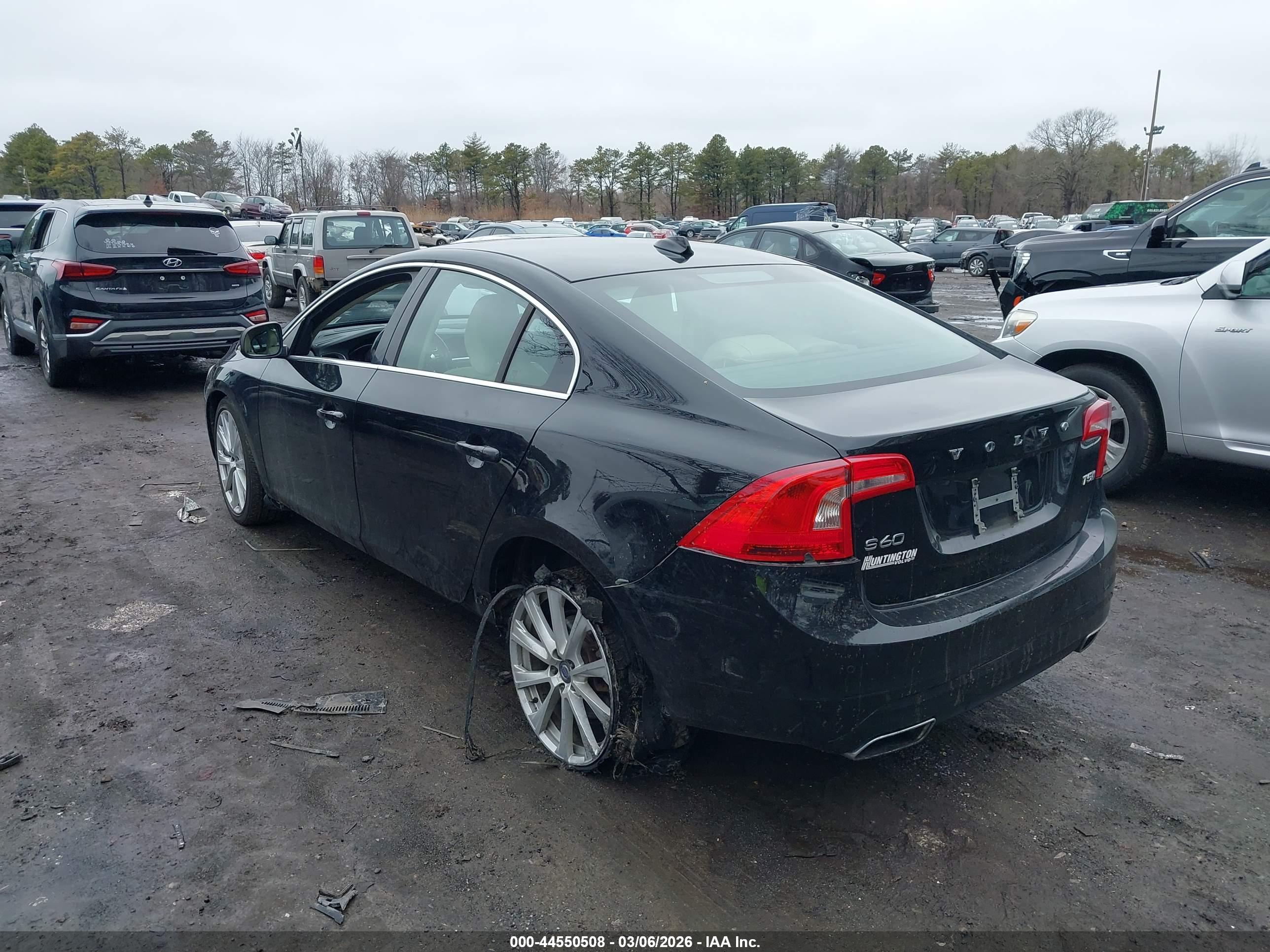 VOLVO S60 image 3