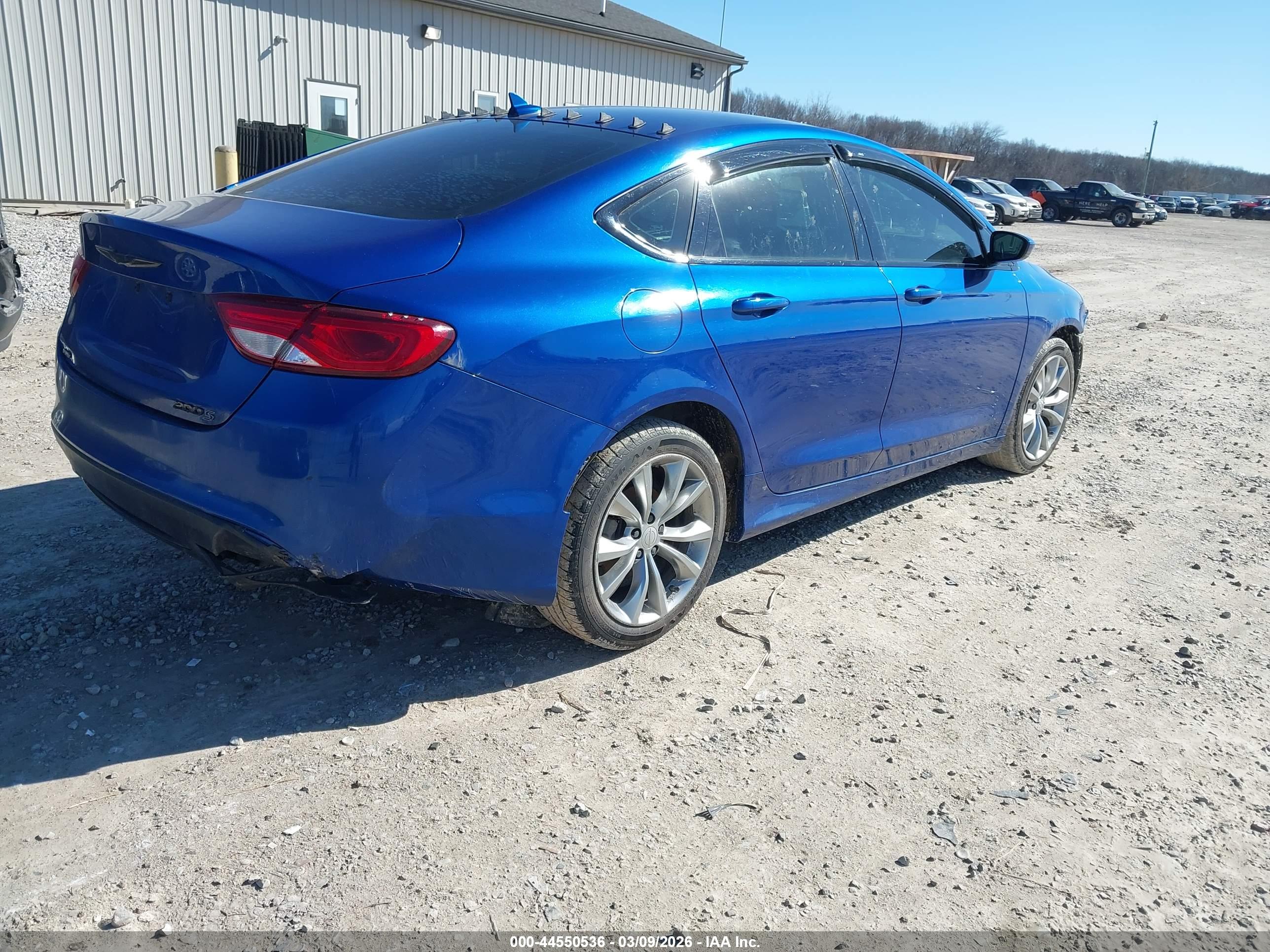 CHRYSLER 200 image 4