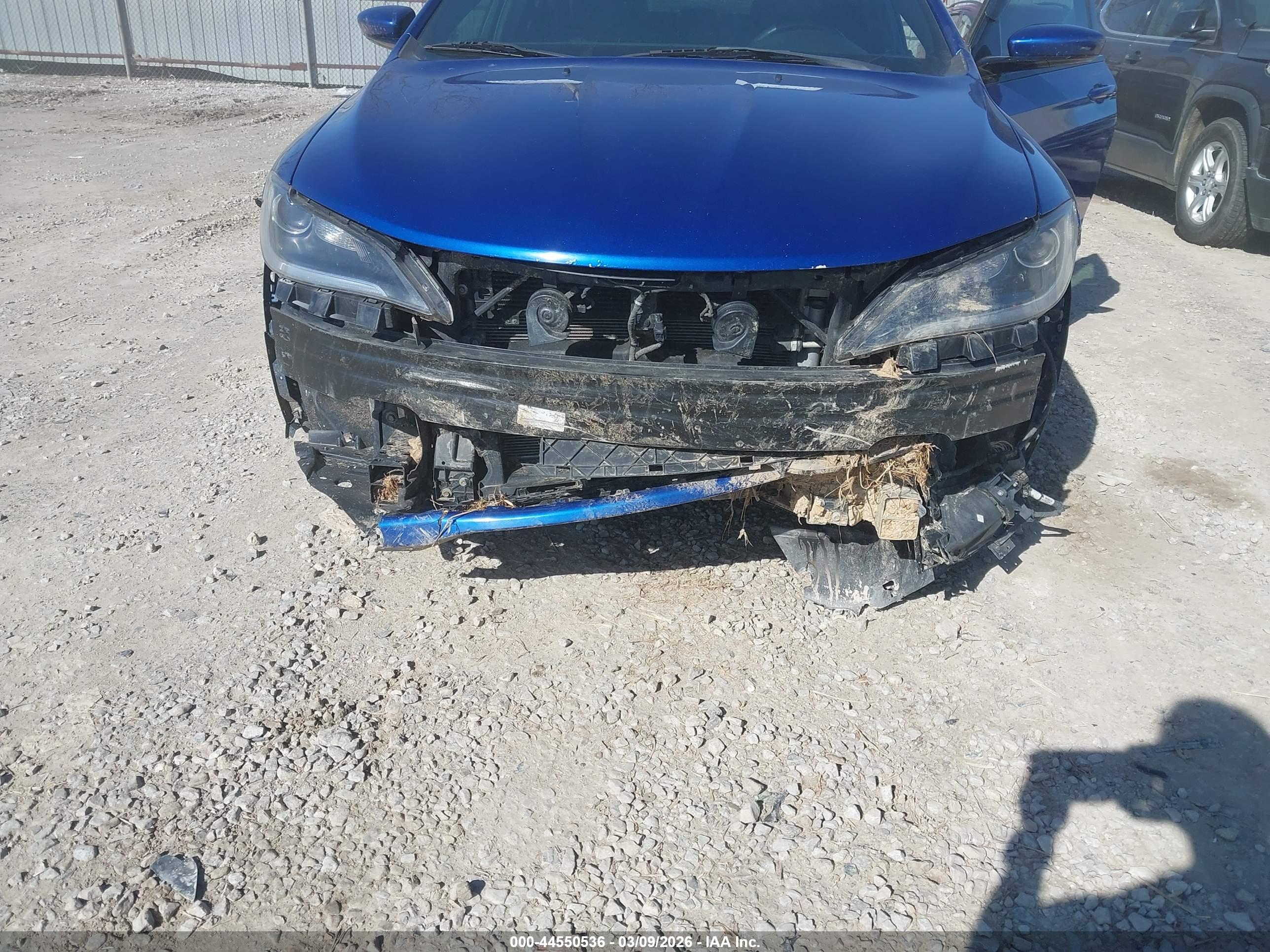 CHRYSLER 200 image 6