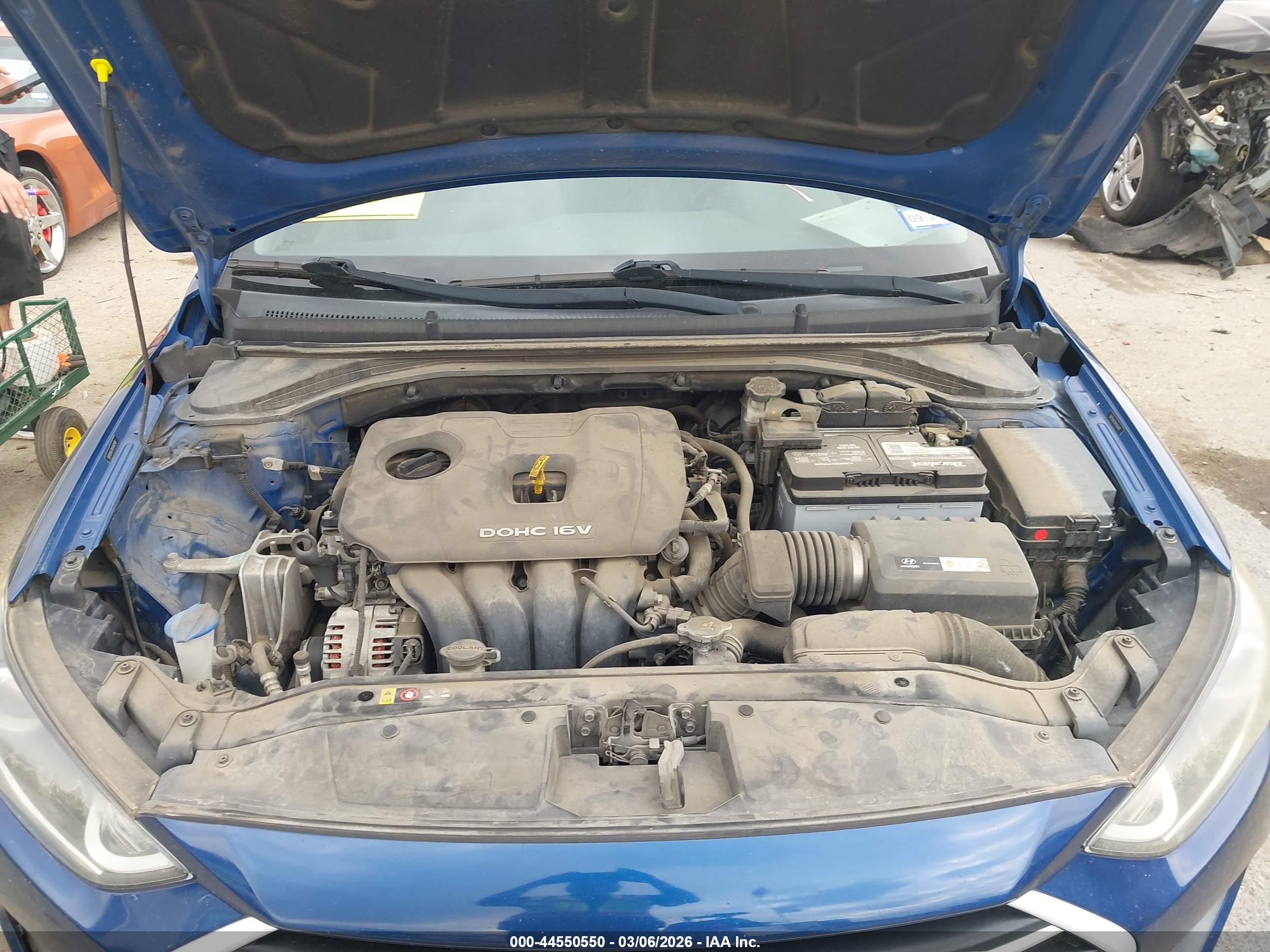 HYUNDAI ELANTRA image 10