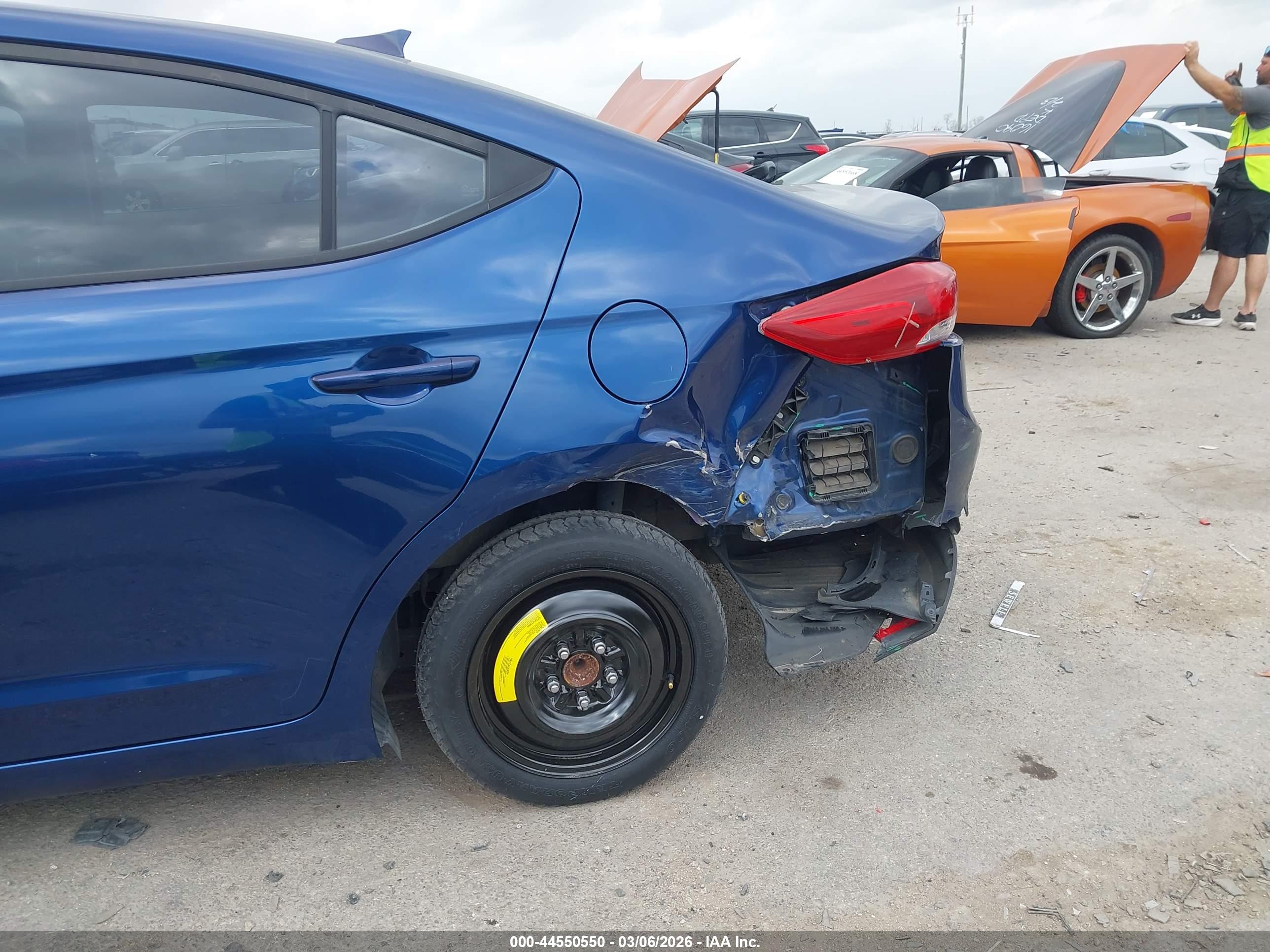 HYUNDAI ELANTRA image 6