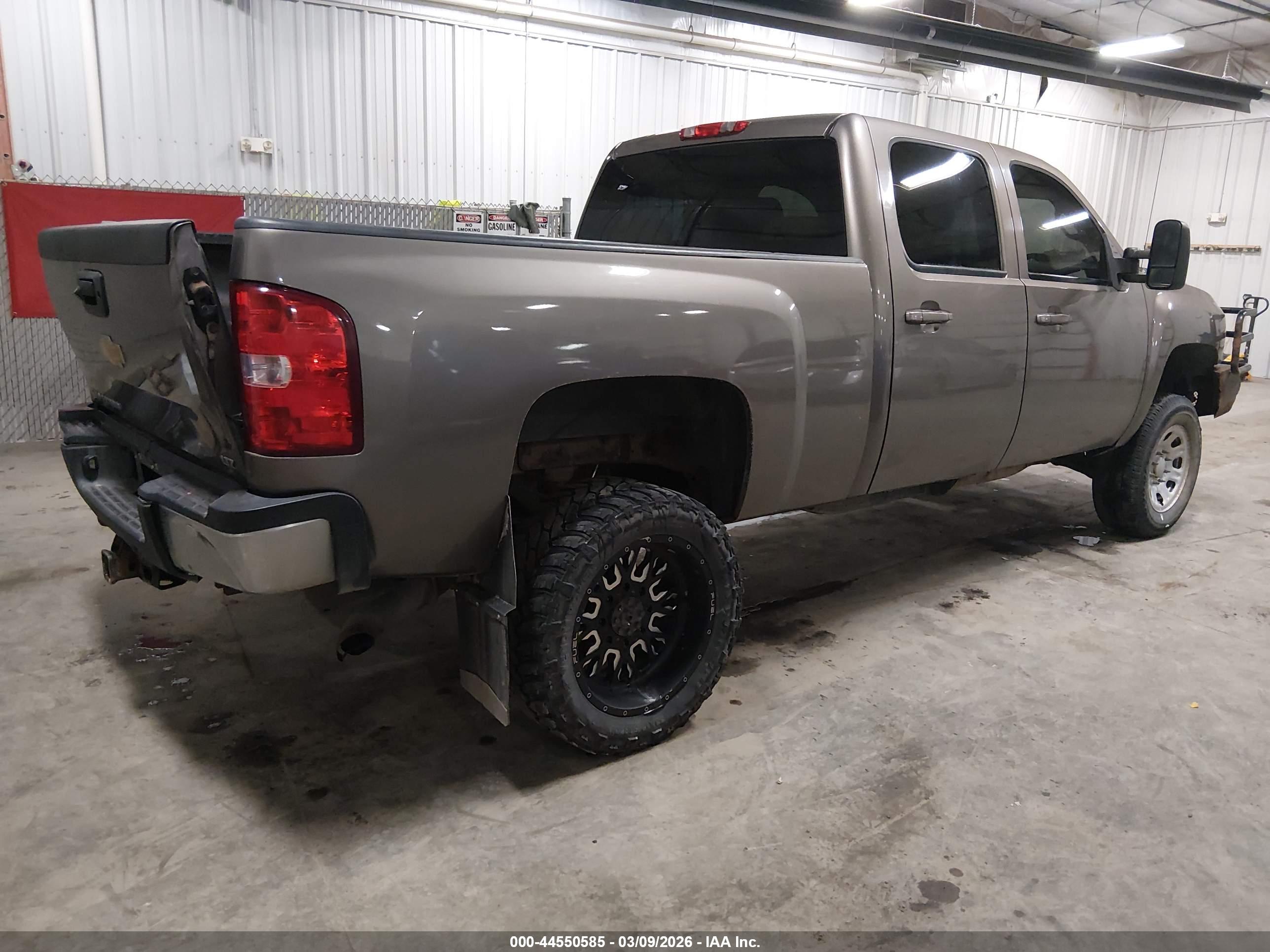 CHEVROLET SILVERADO image 4