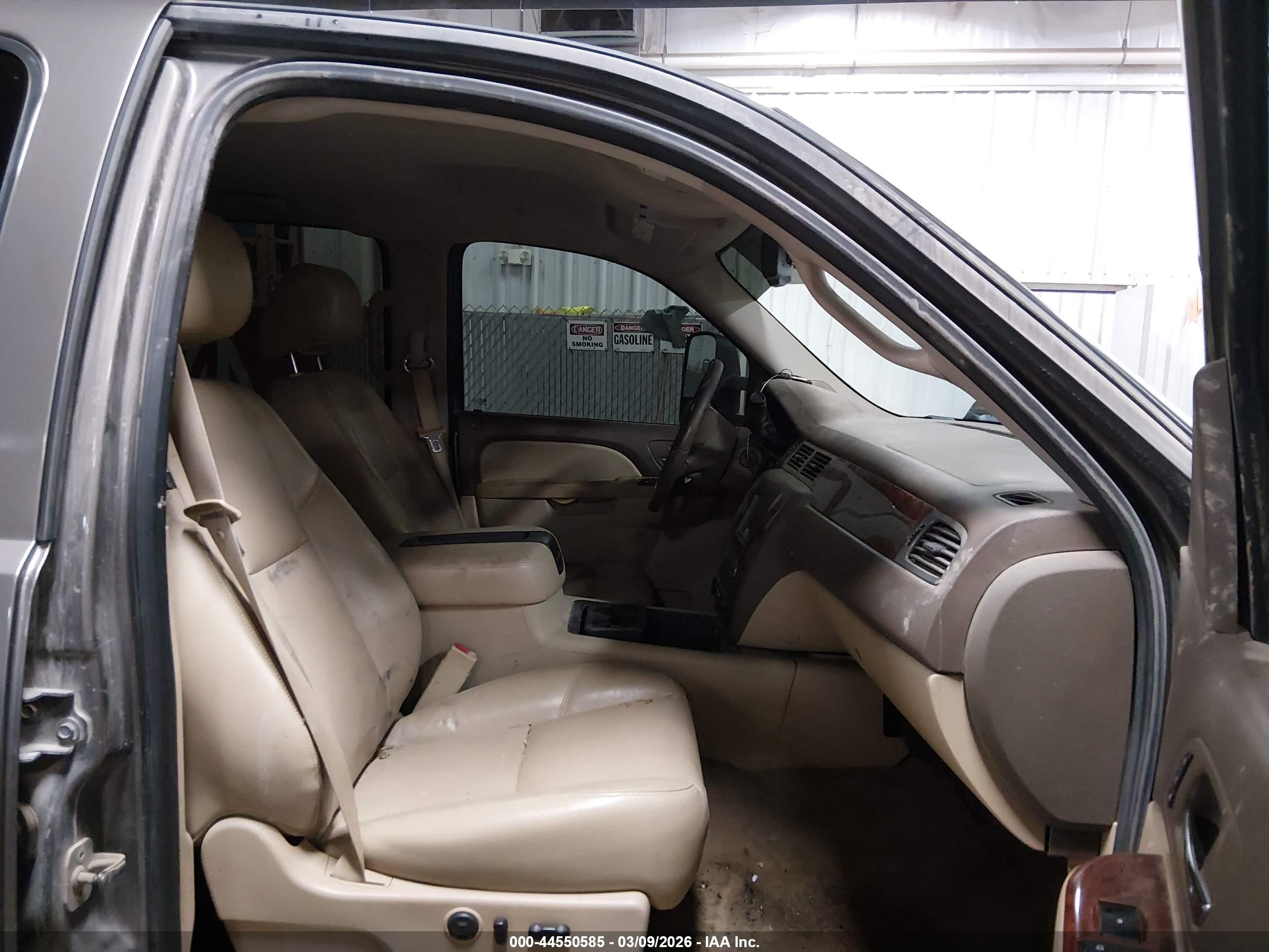 CHEVROLET SILVERADO image 5