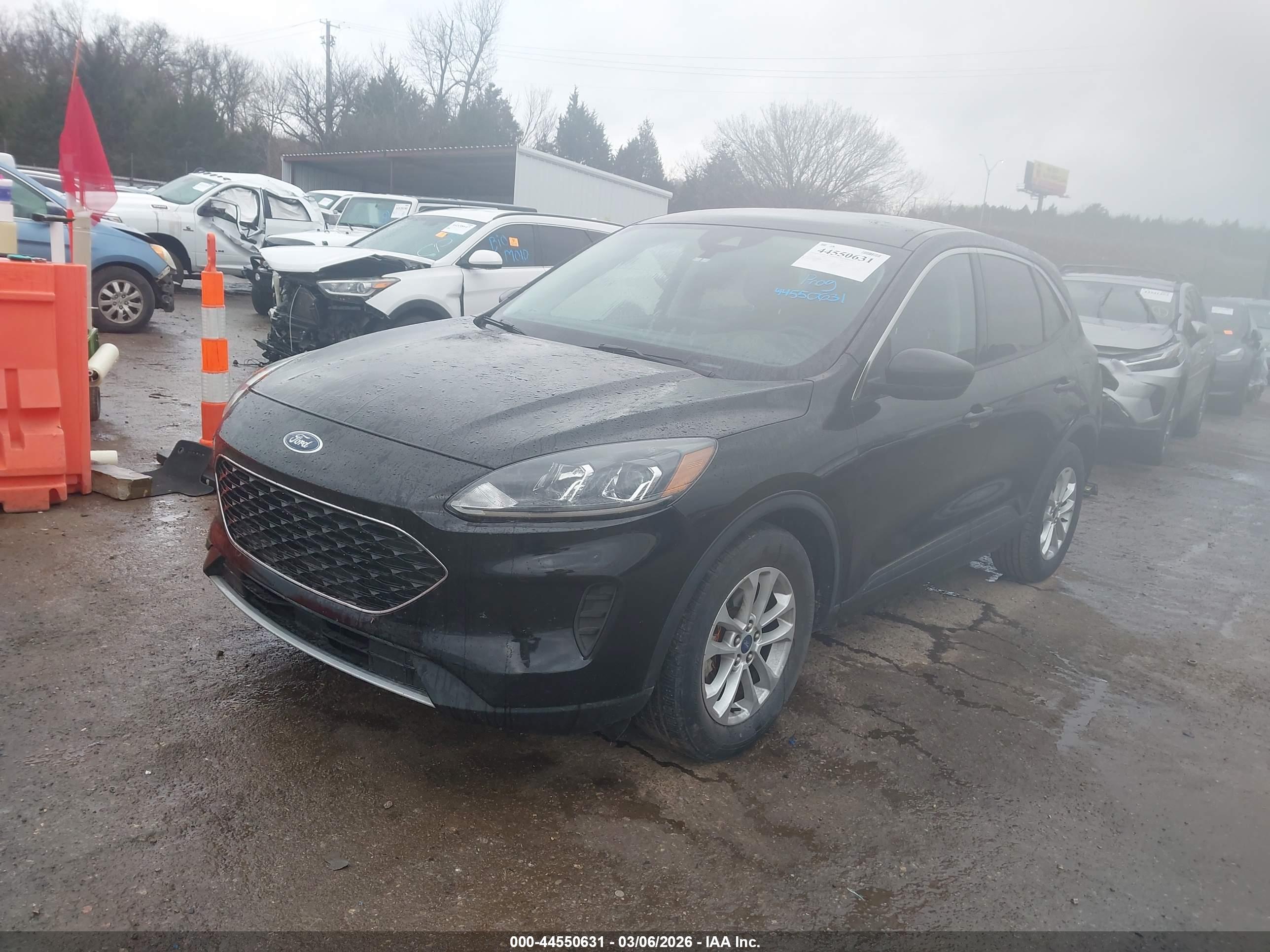 FORD ESCAPE image 2