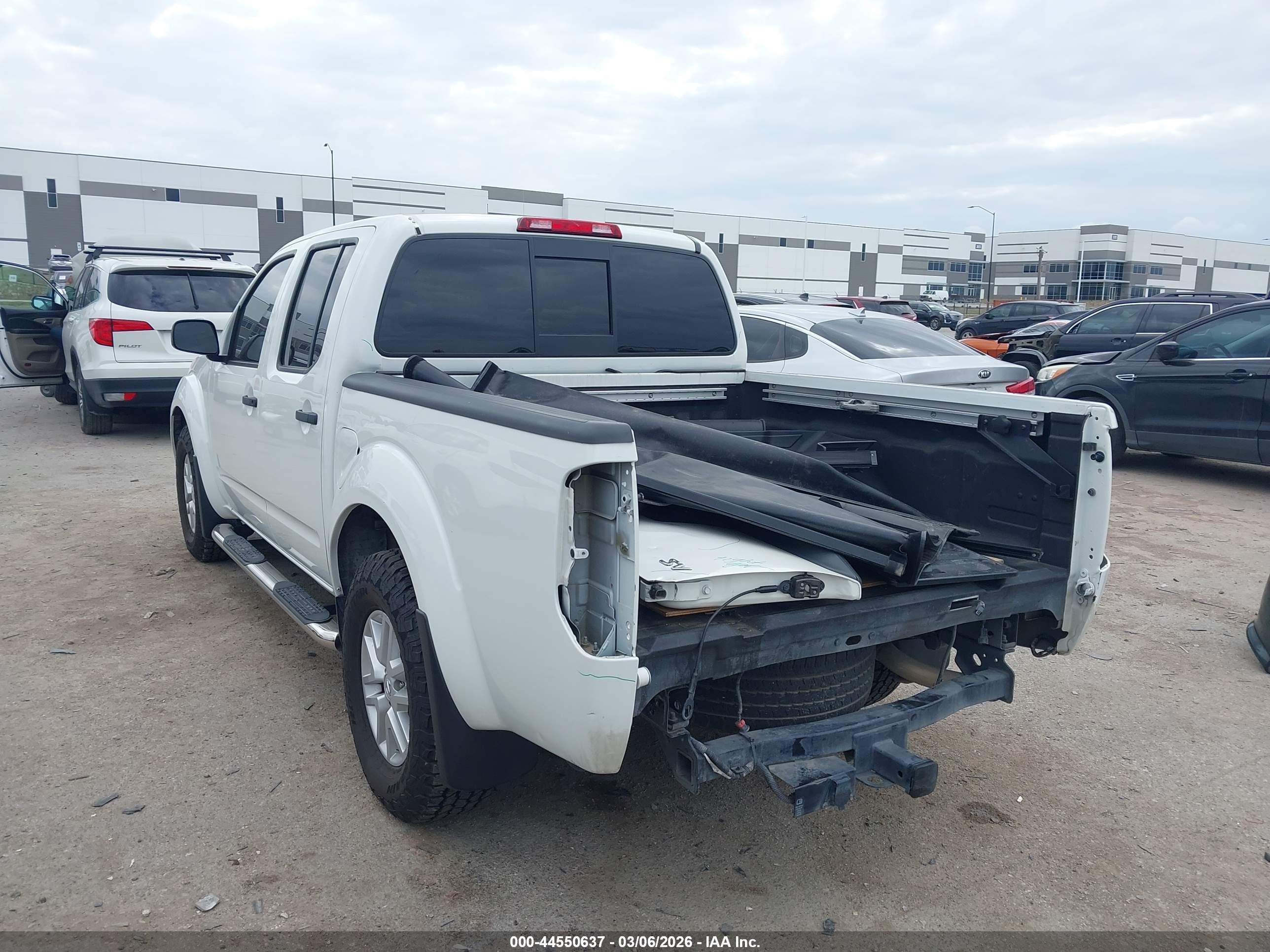 NISSAN FRONTIER image 3