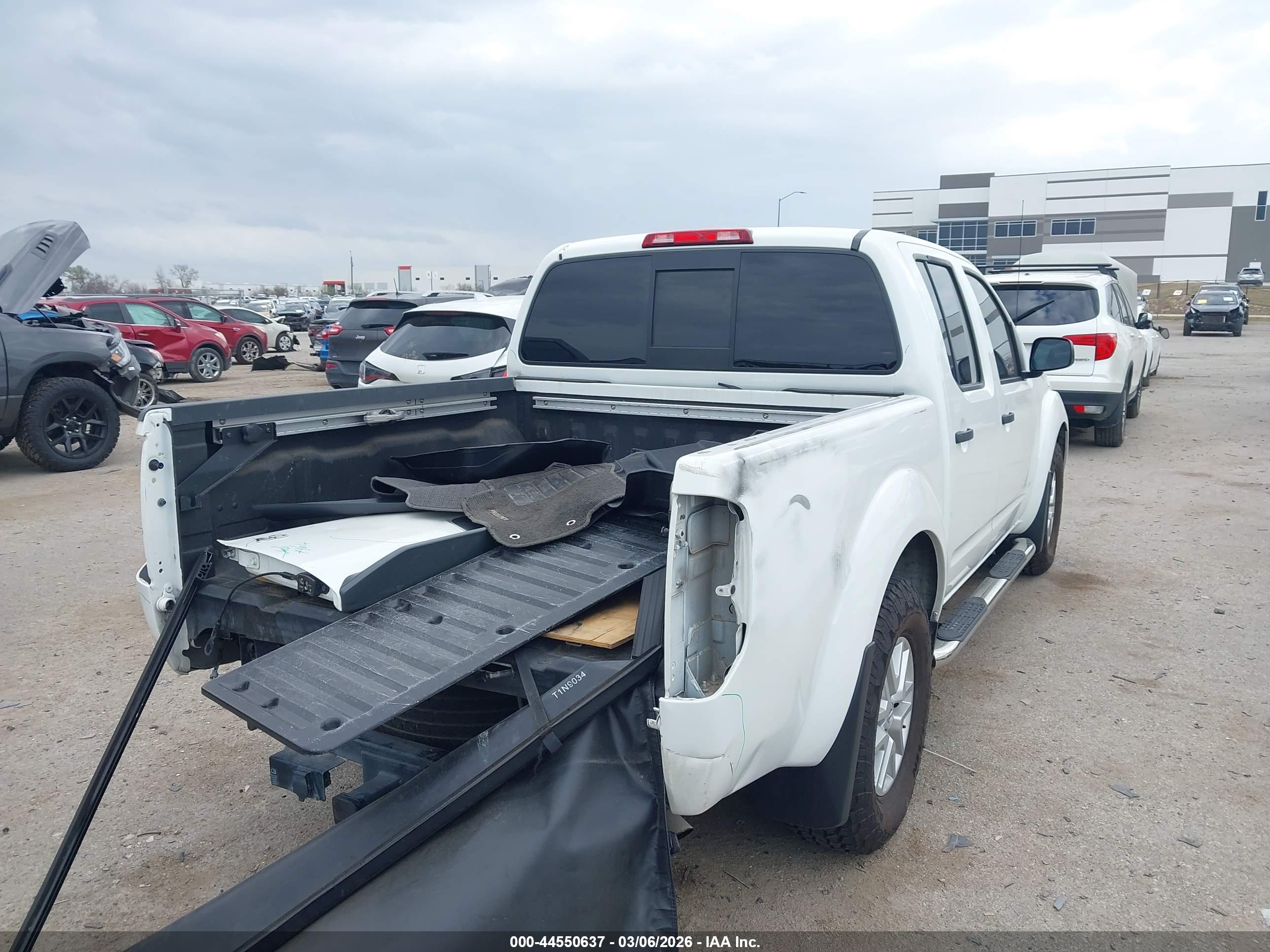 NISSAN FRONTIER image 4