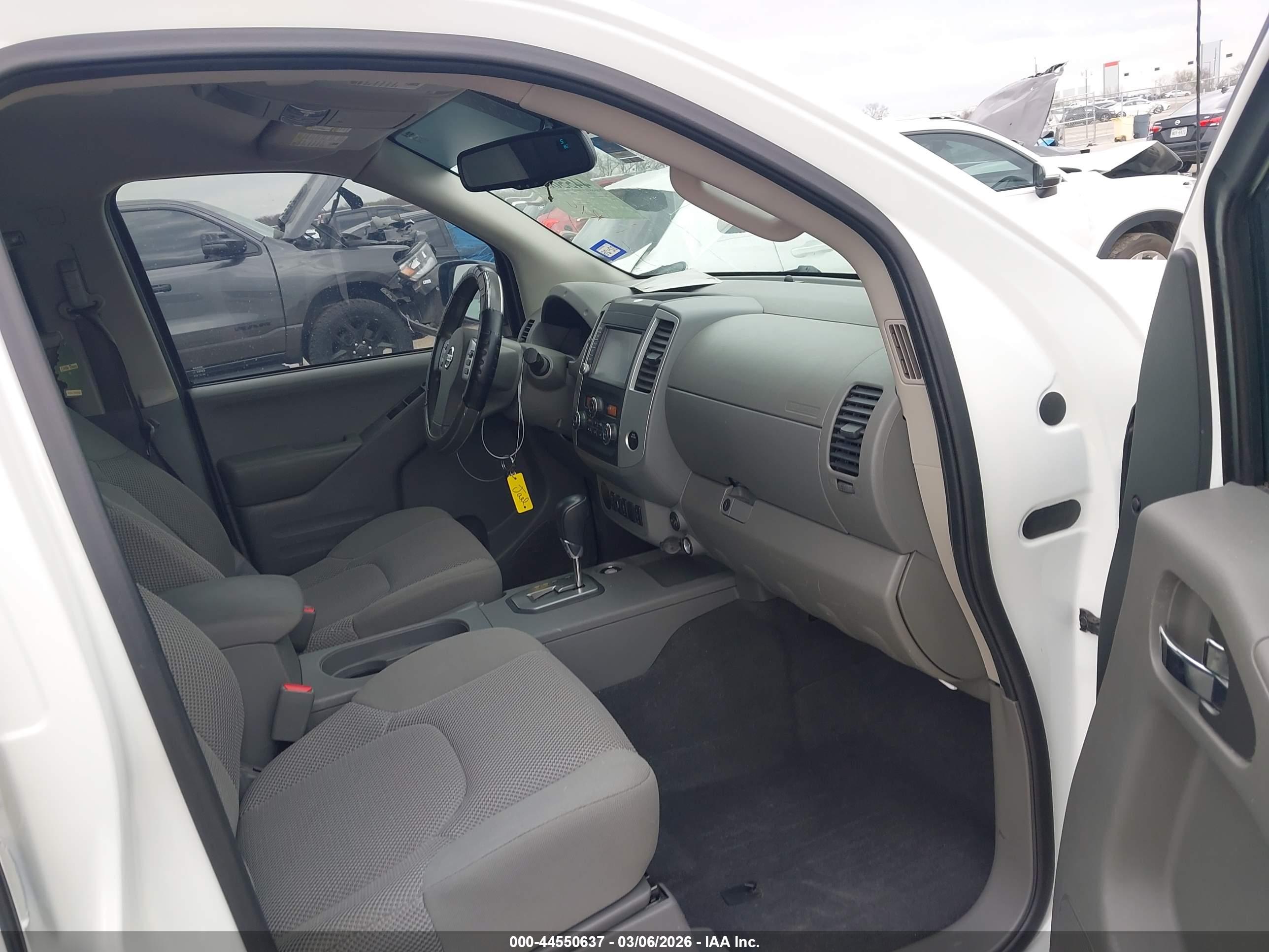 NISSAN FRONTIER image 5