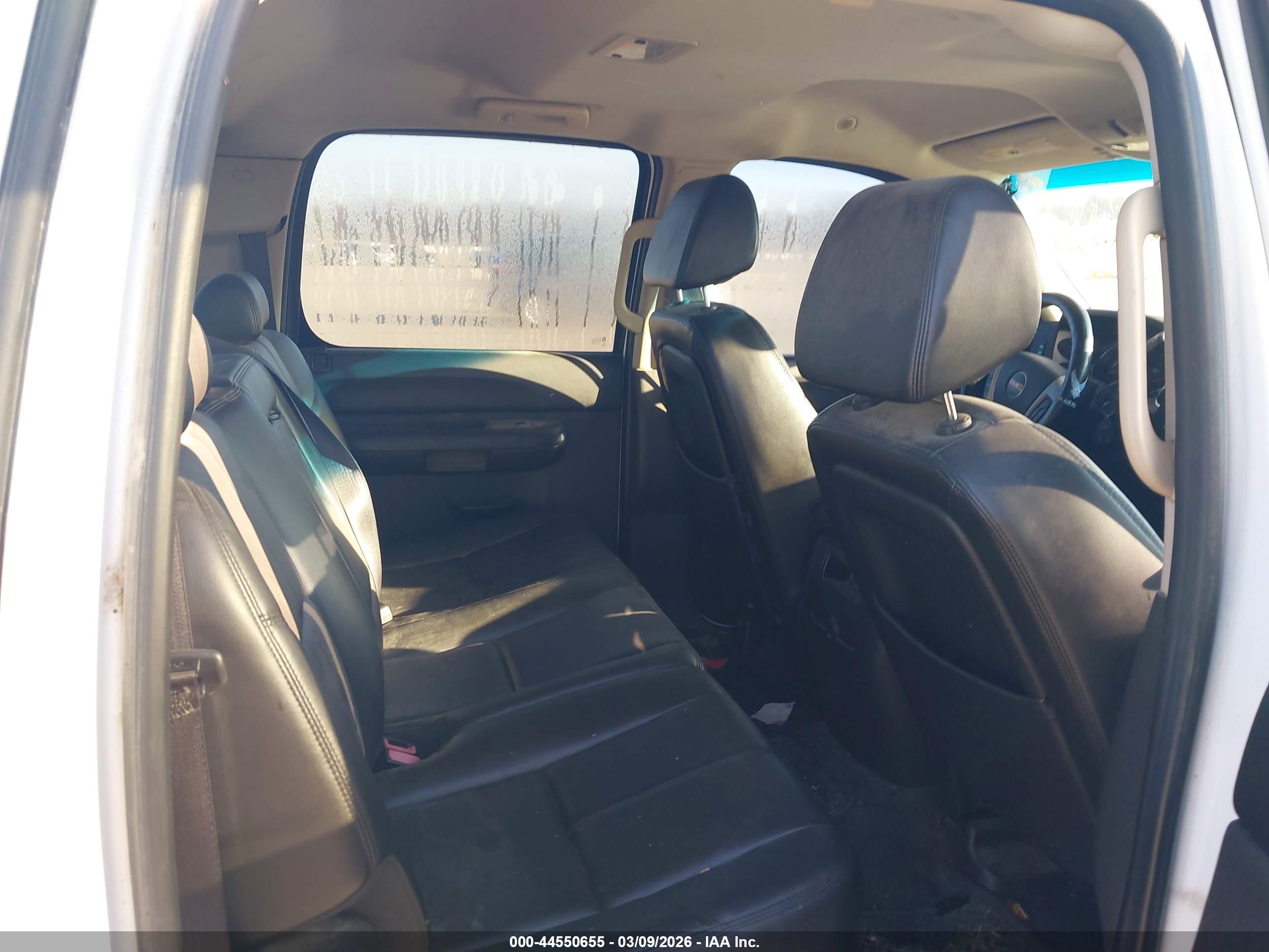 GMC SIERRA image 8