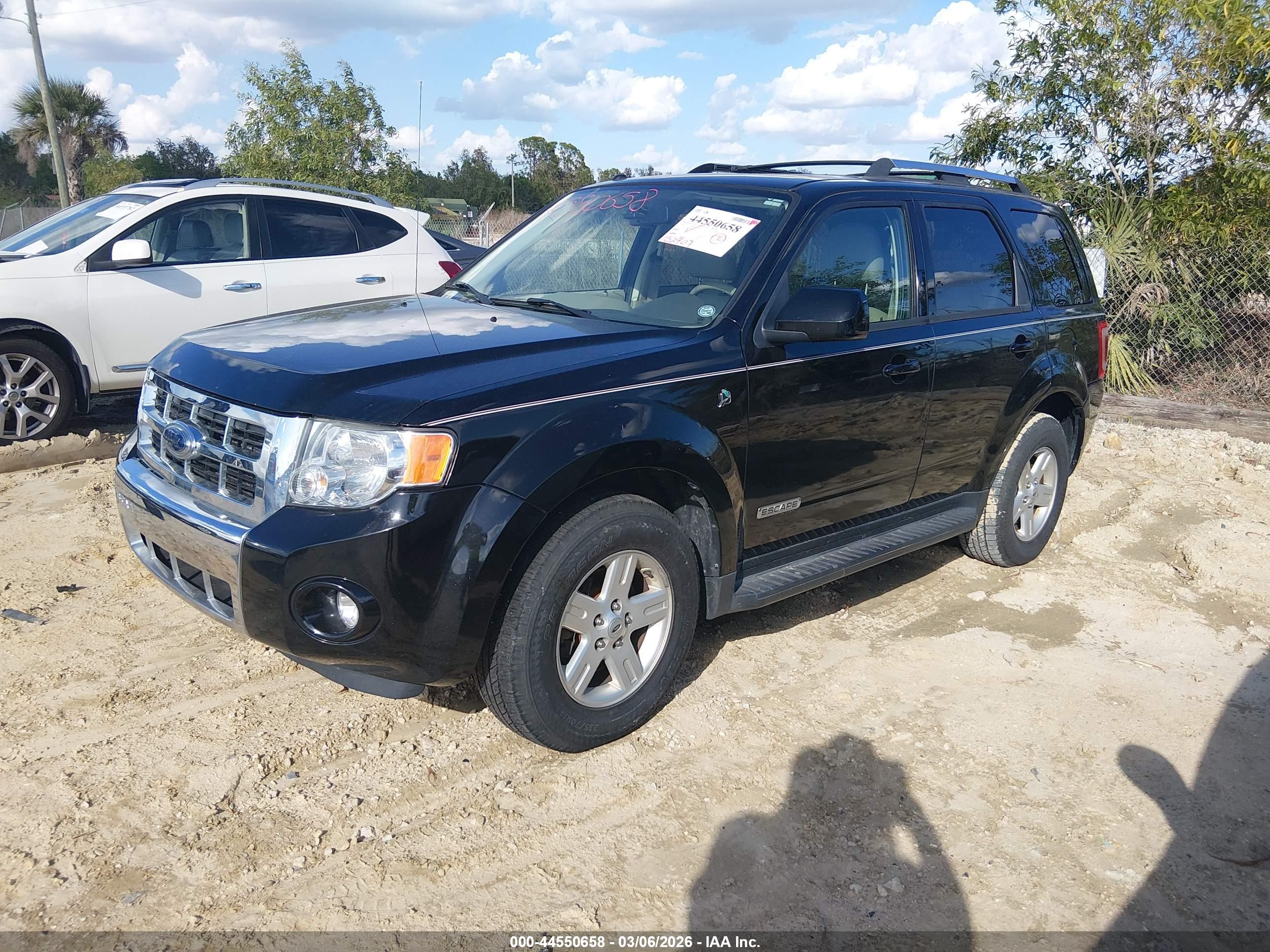 FORD ESCAPE image 2