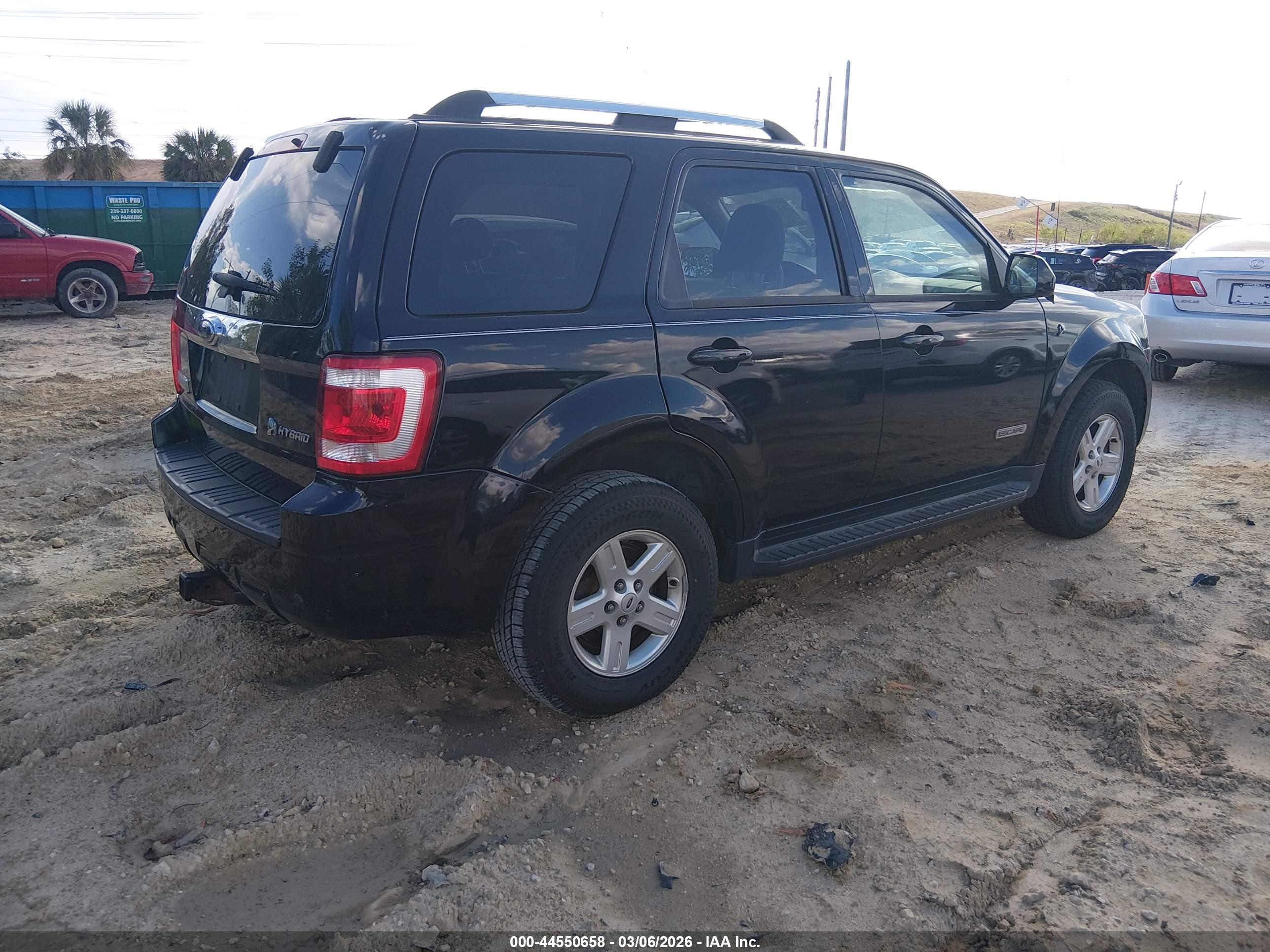FORD ESCAPE image 4