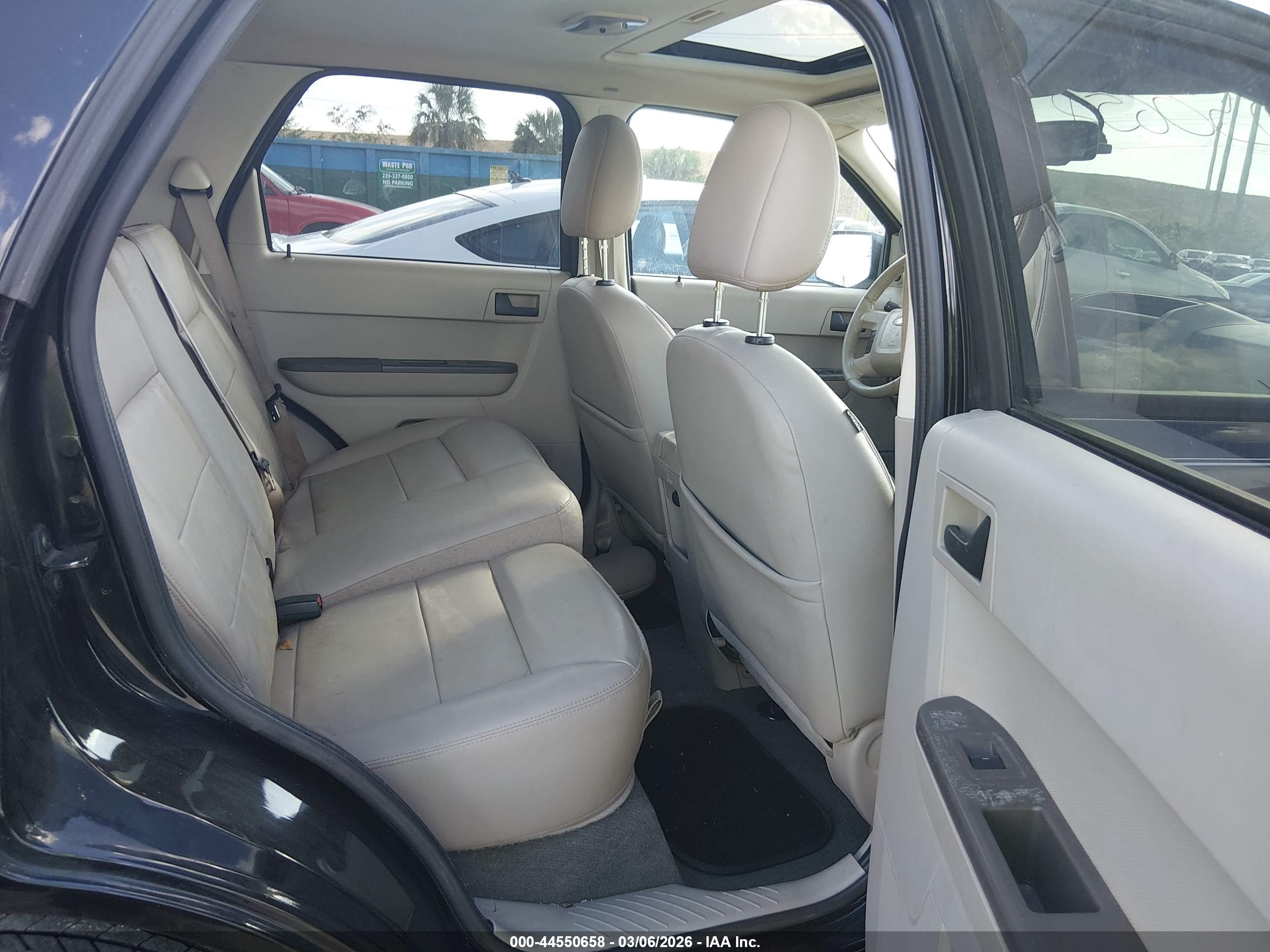 FORD ESCAPE image 8