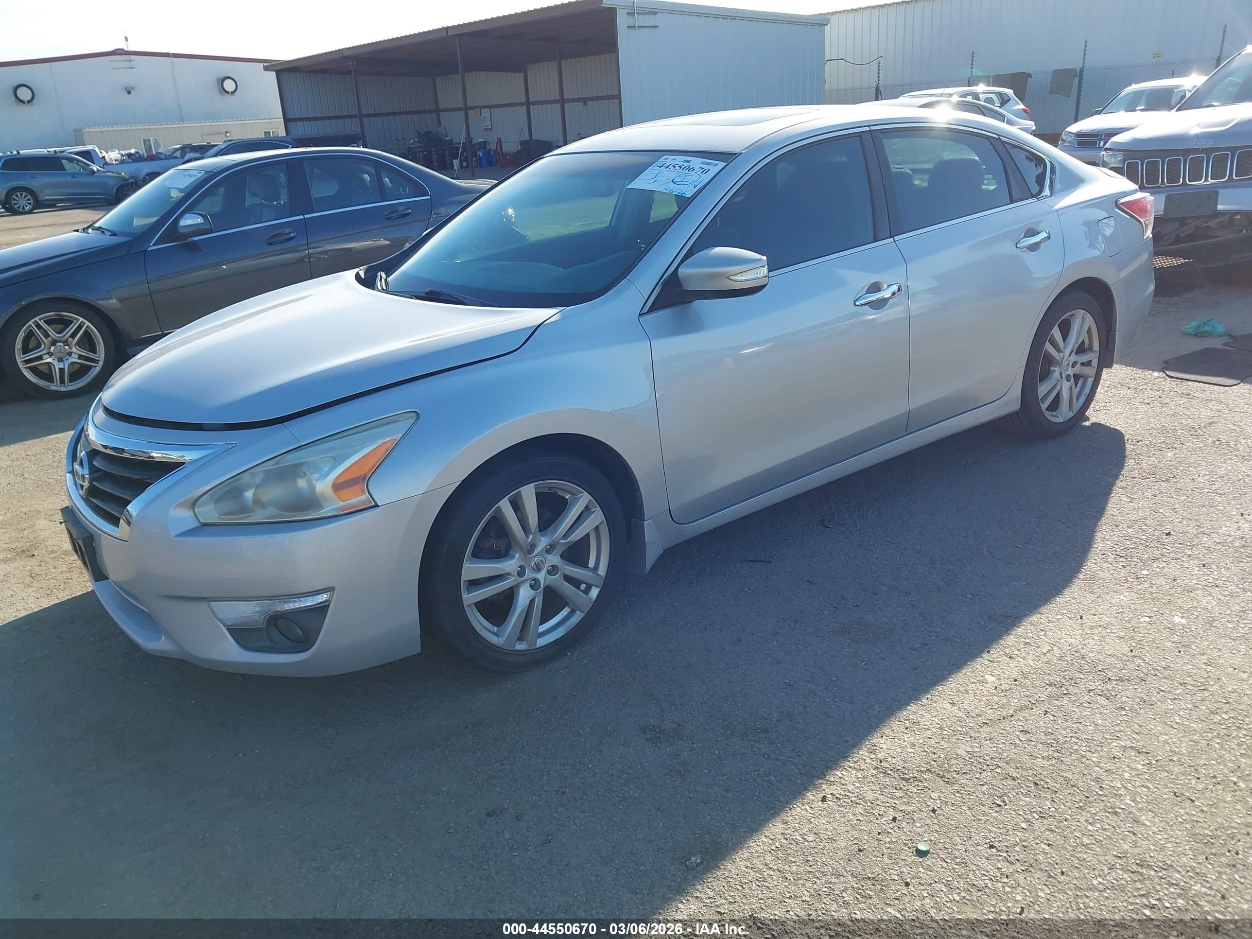 NISSAN ALTIMA image 2