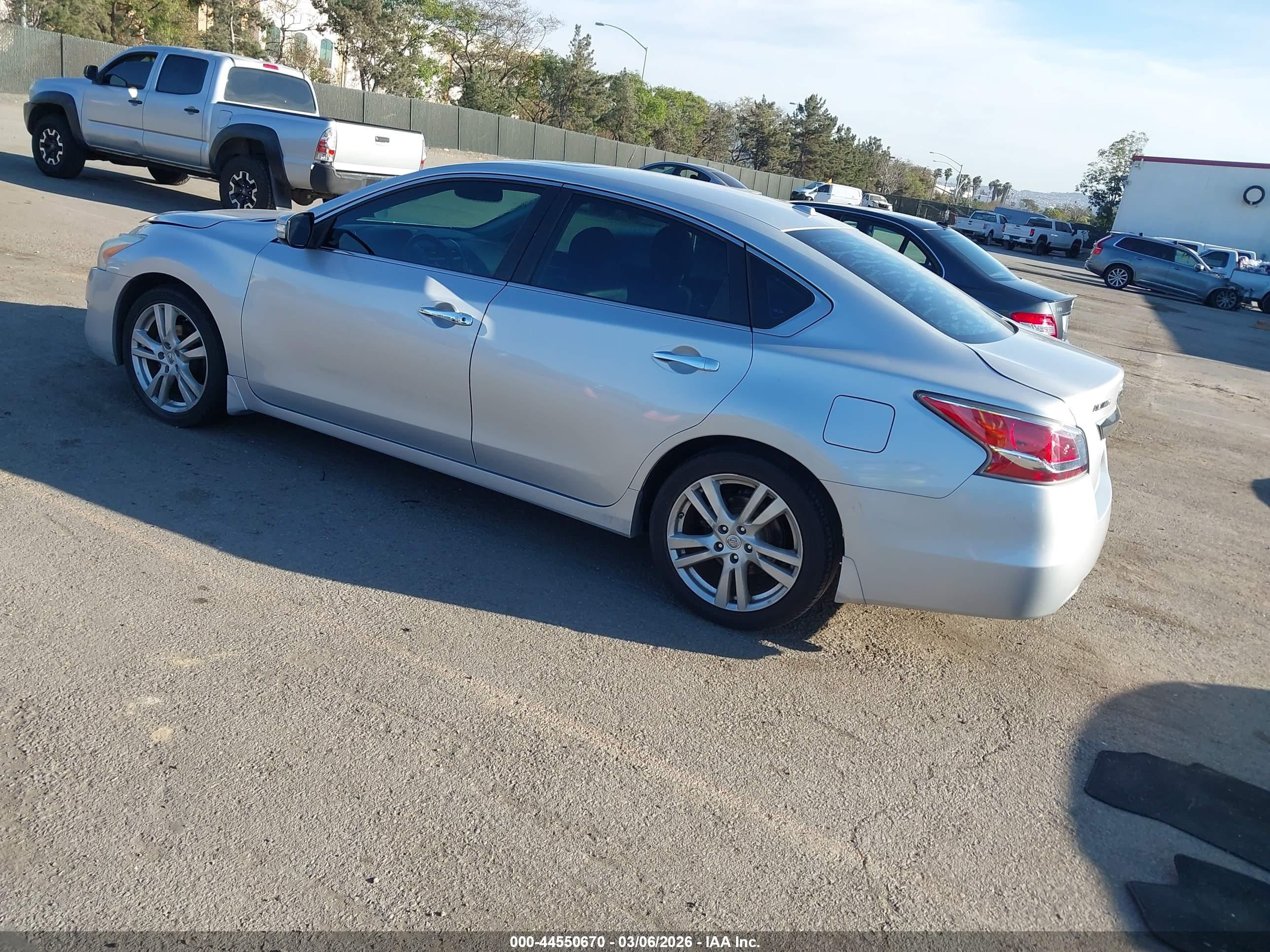 NISSAN ALTIMA image 3