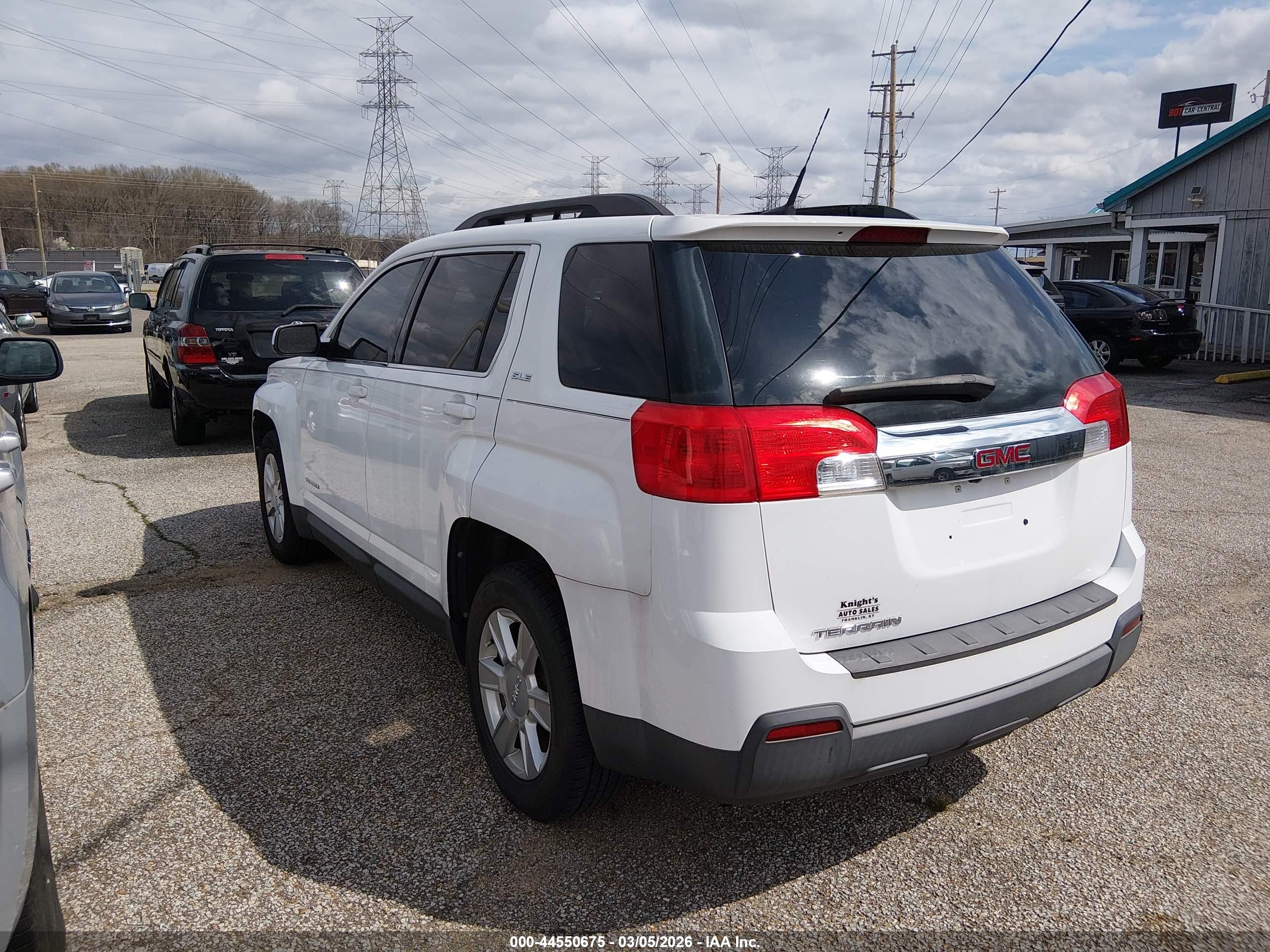 GMC TERRAIN image 3
