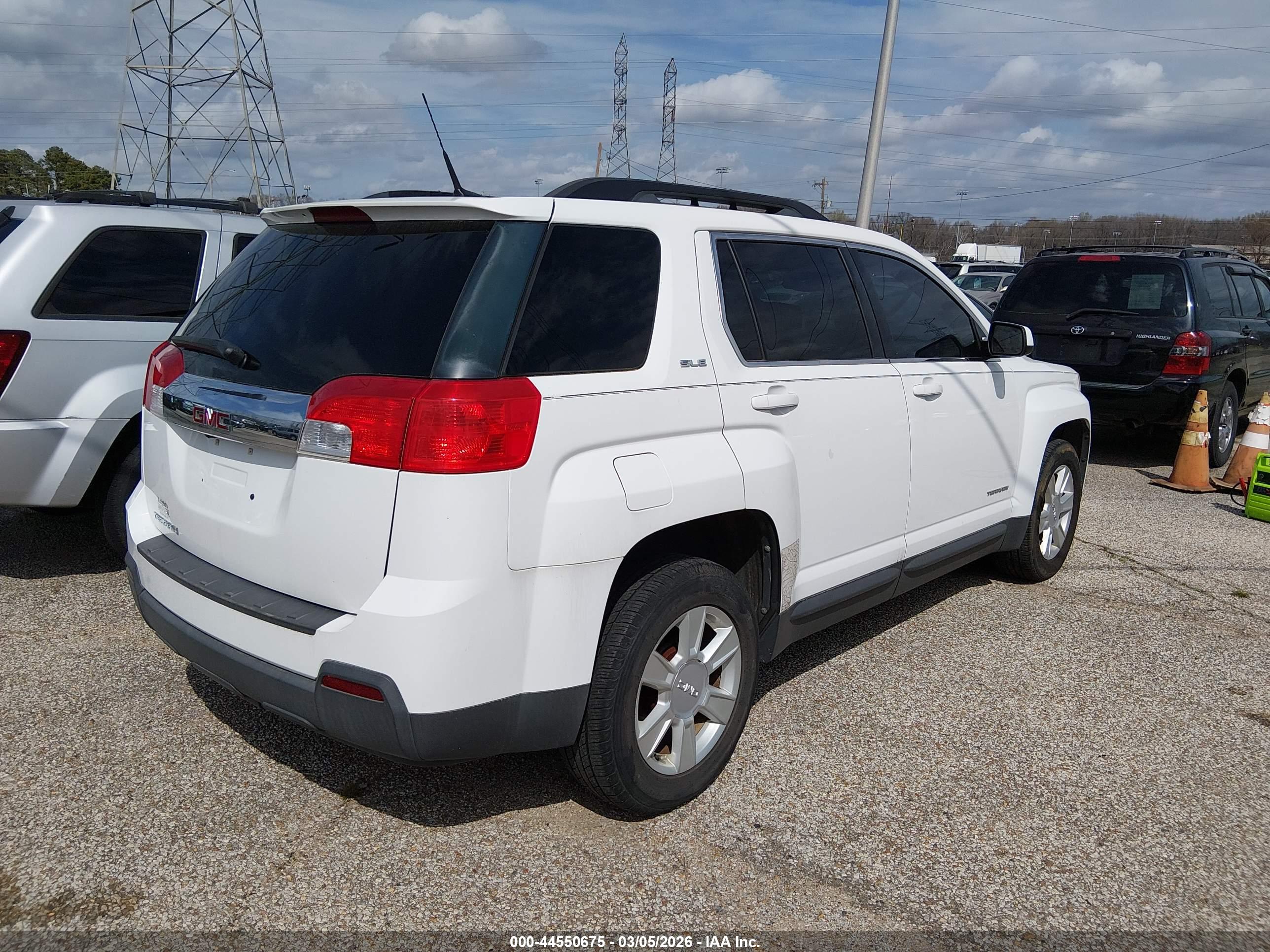 GMC TERRAIN image 4