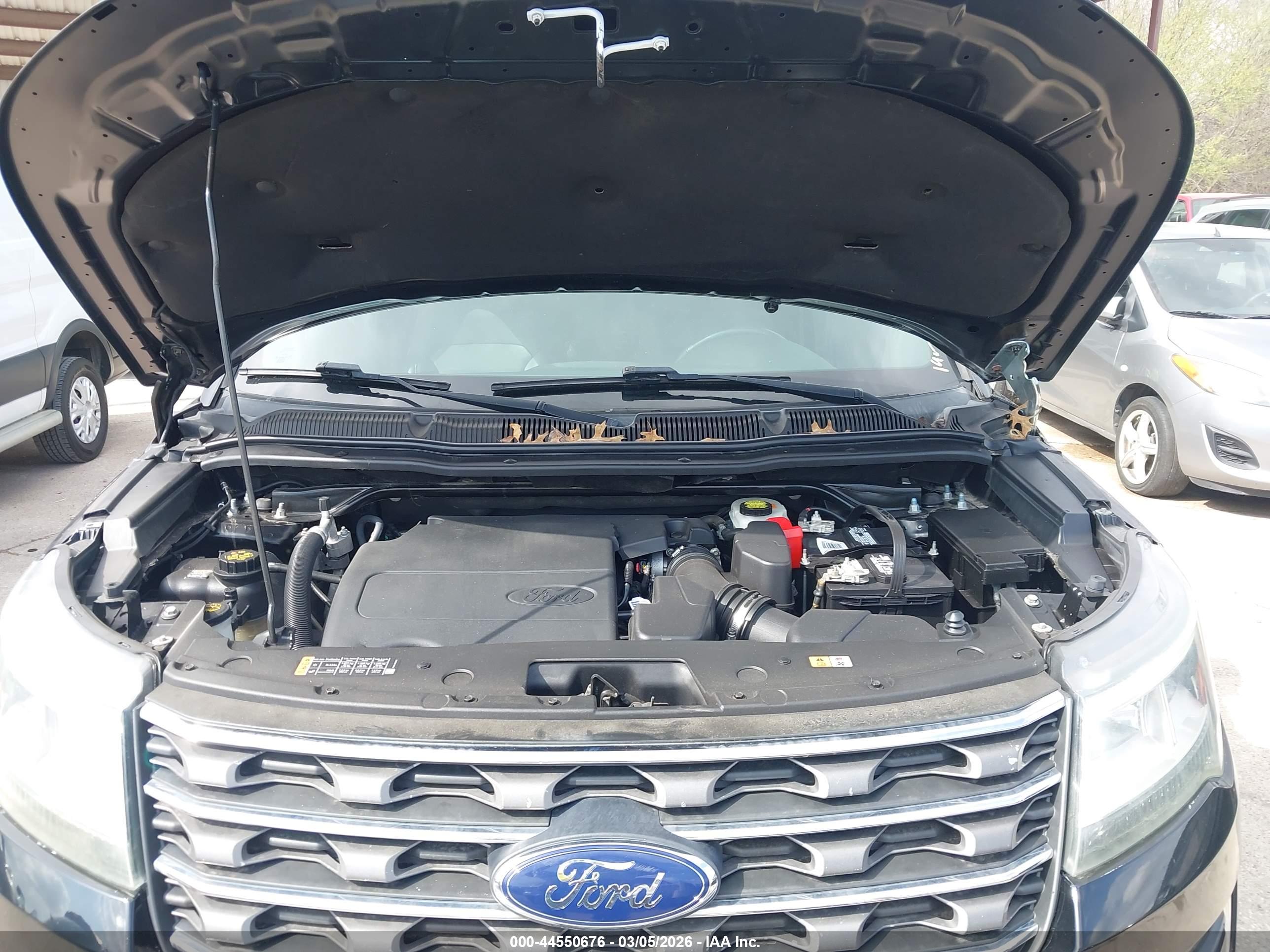 FORD EXPLORER image 10