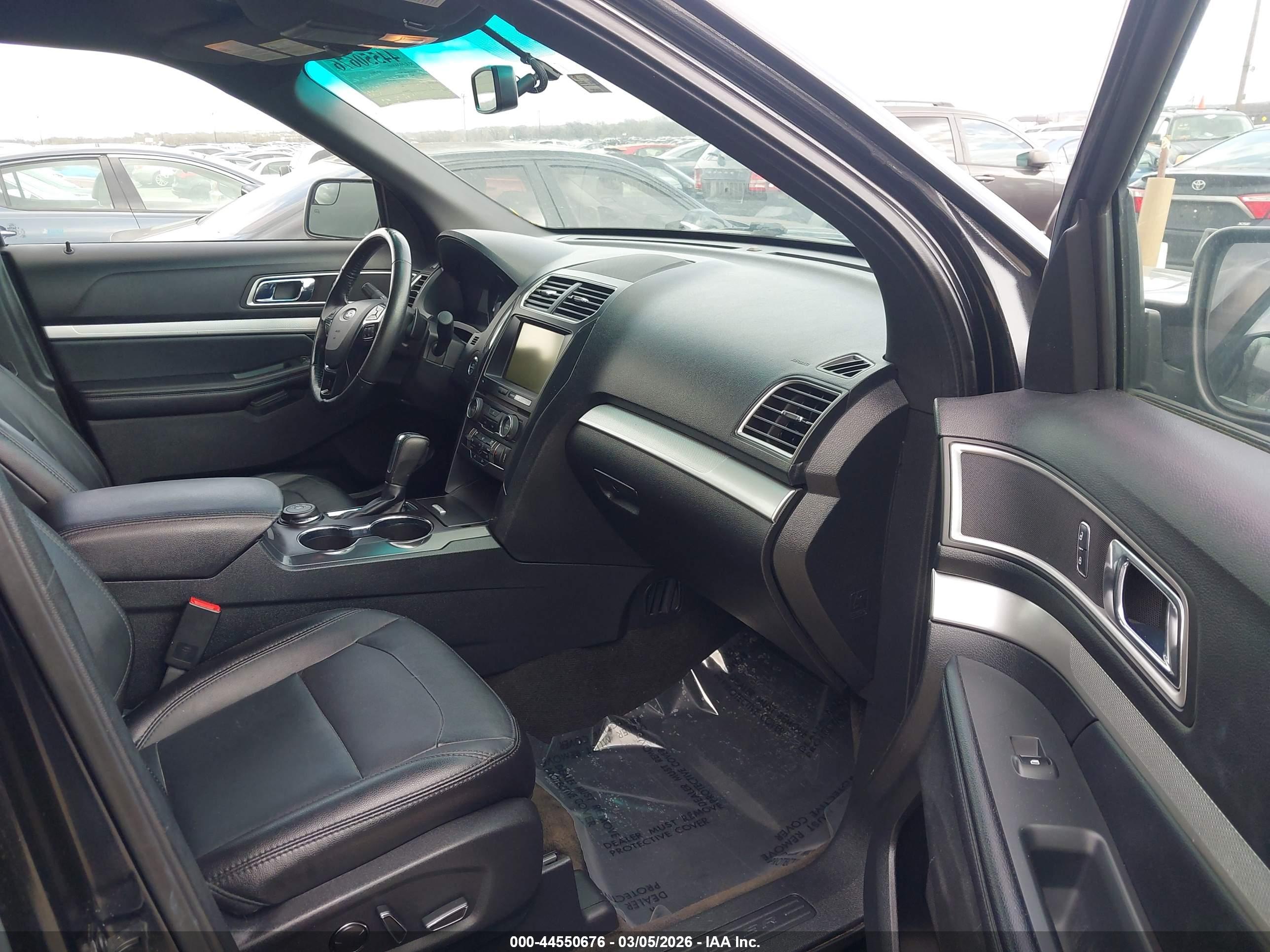 FORD EXPLORER image 5