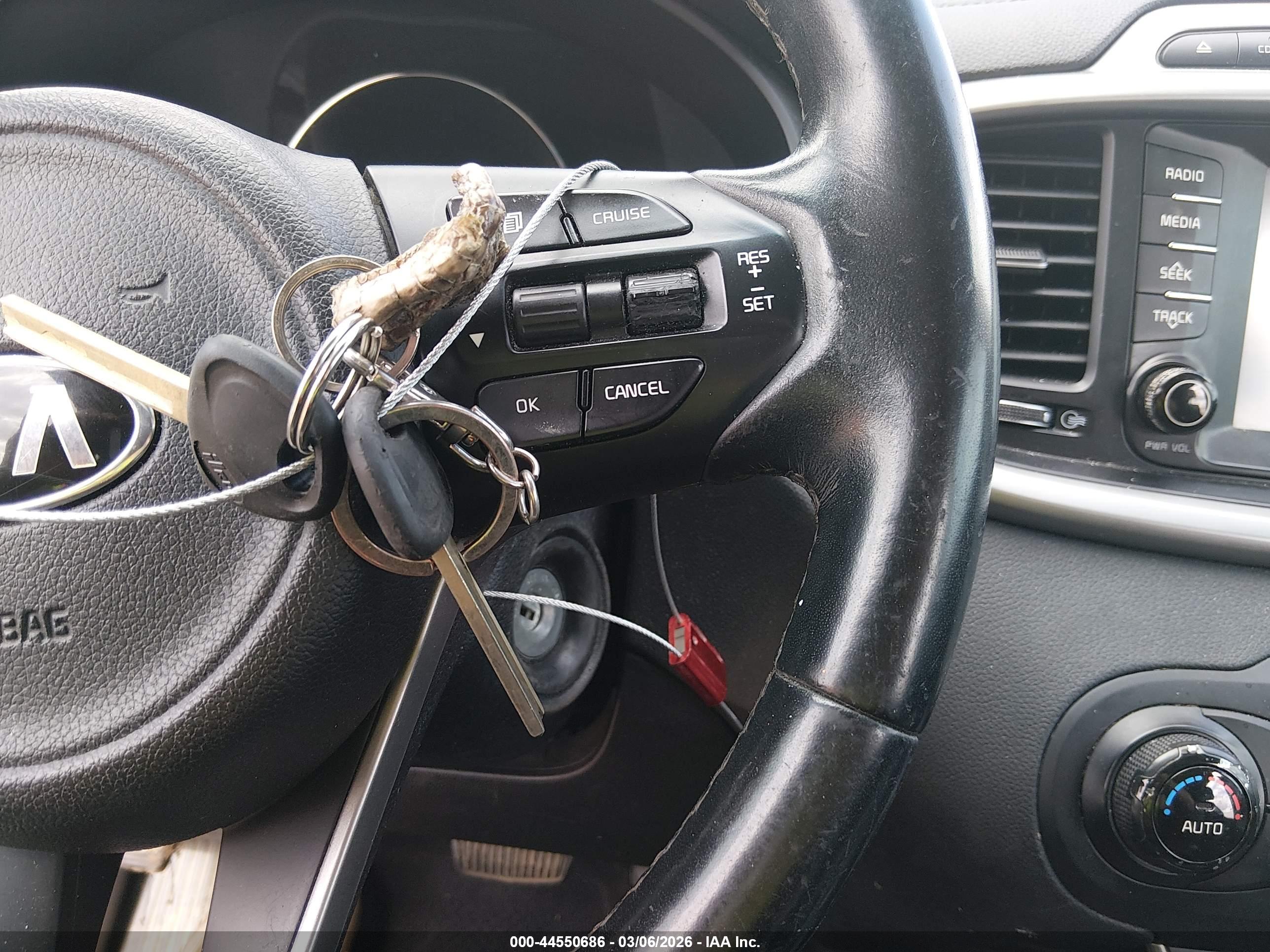 KIA SORENTO image 11