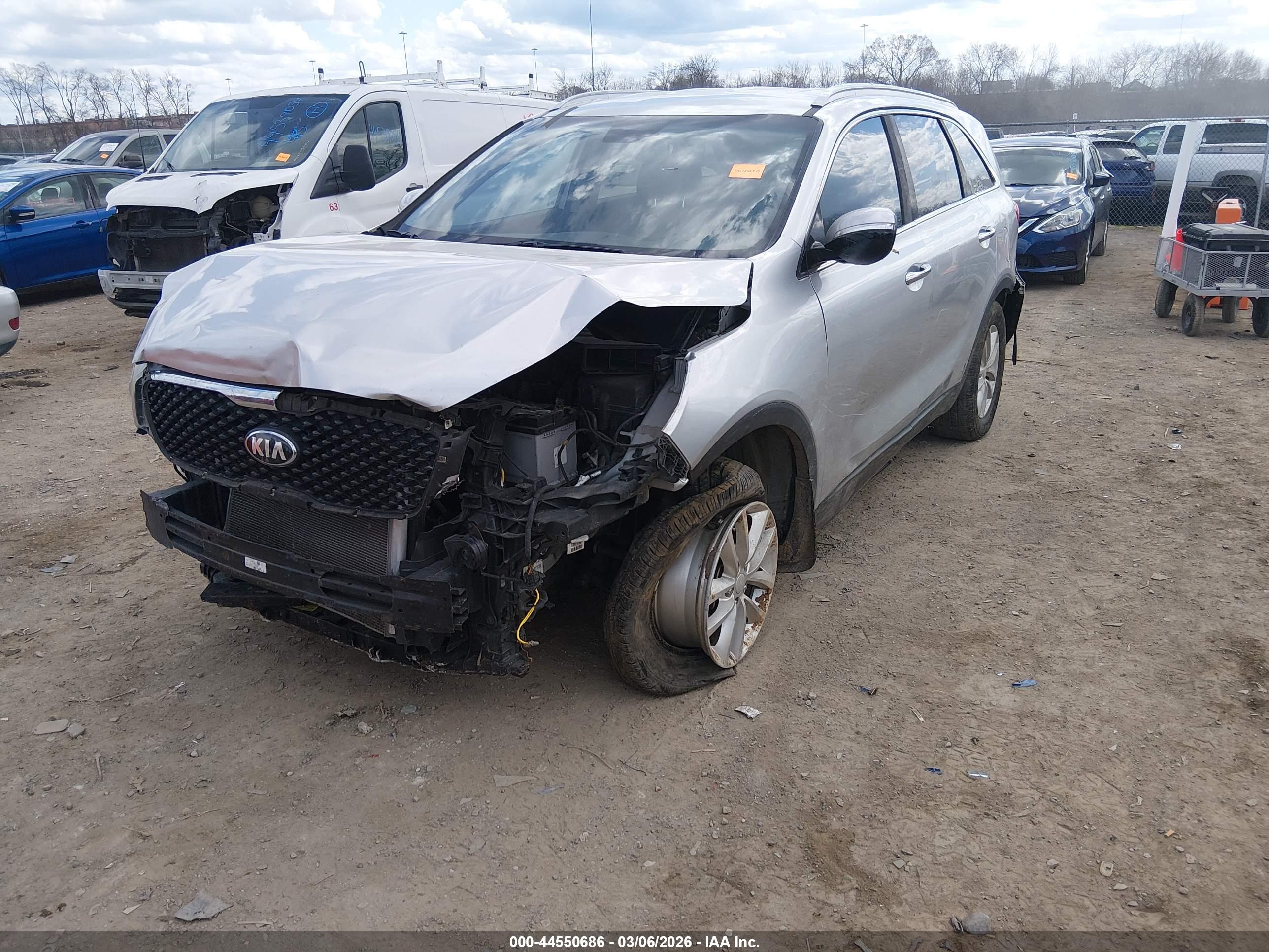 KIA SORENTO image 2