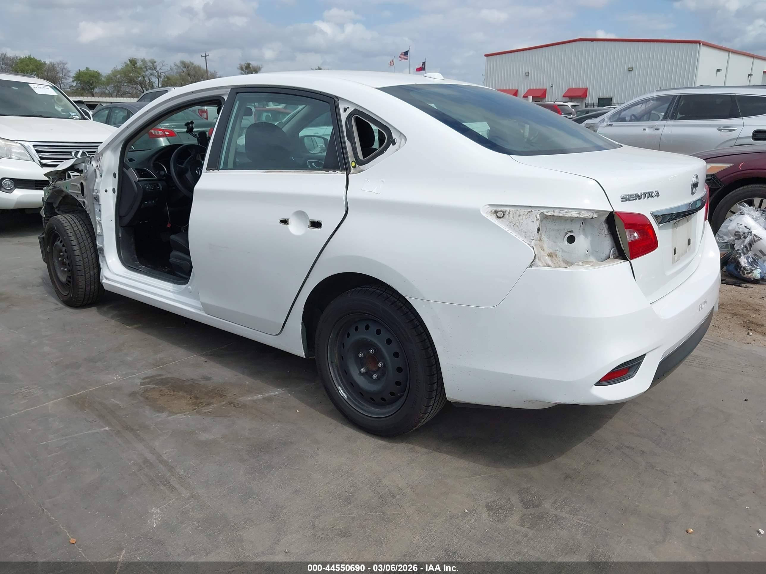 NISSAN SENTRA image 3