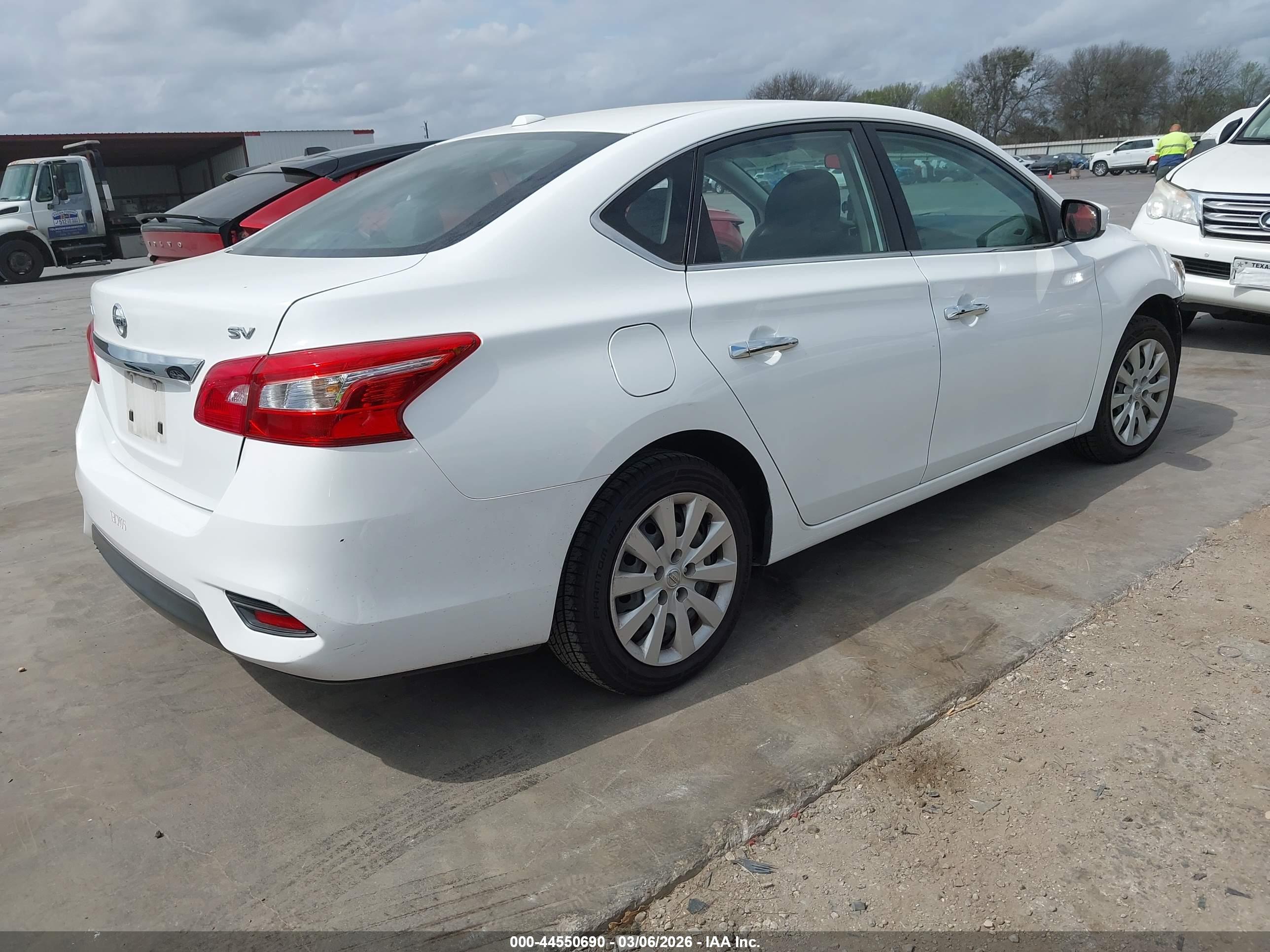 NISSAN SENTRA image 4