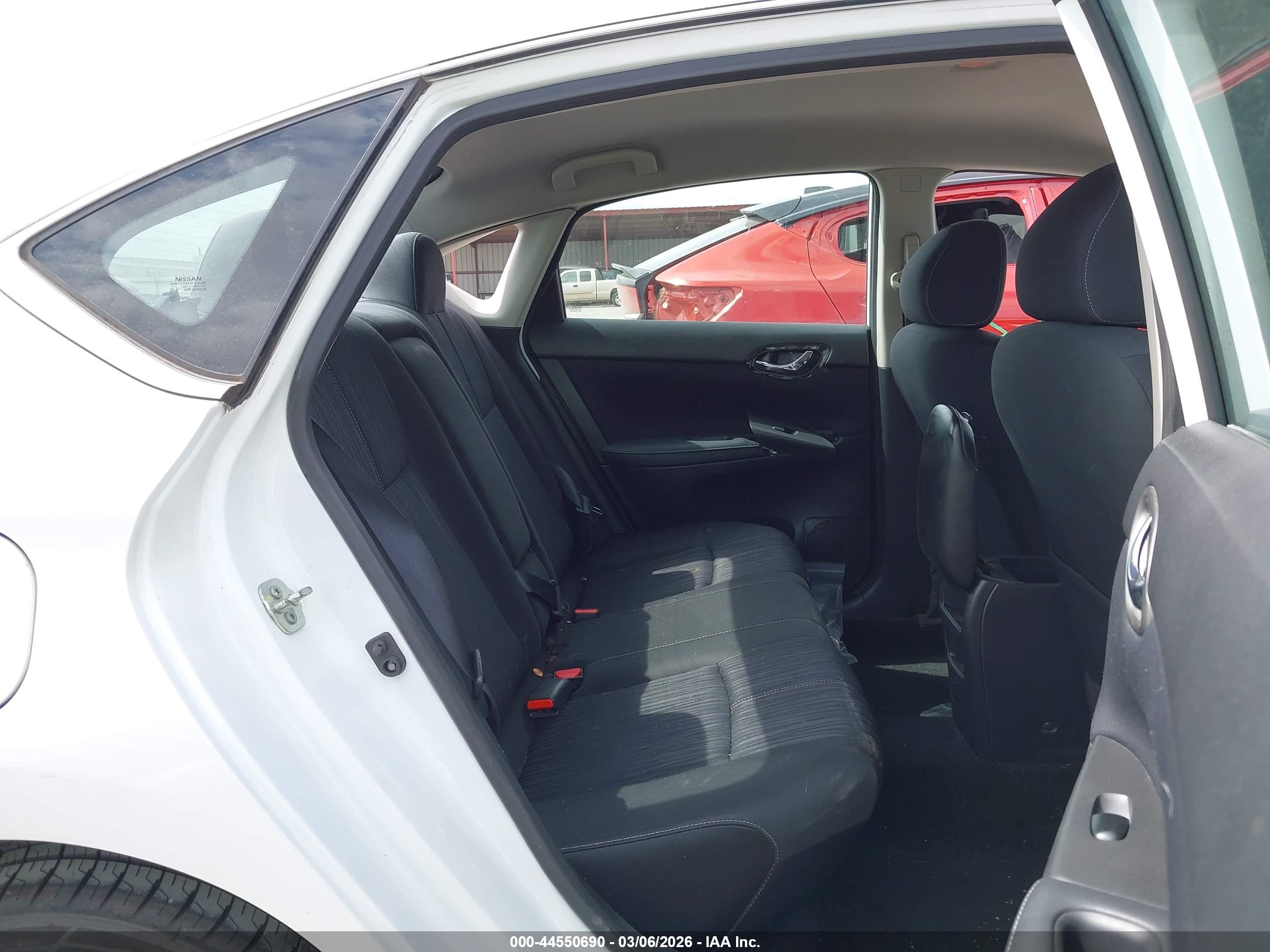 NISSAN SENTRA image 8