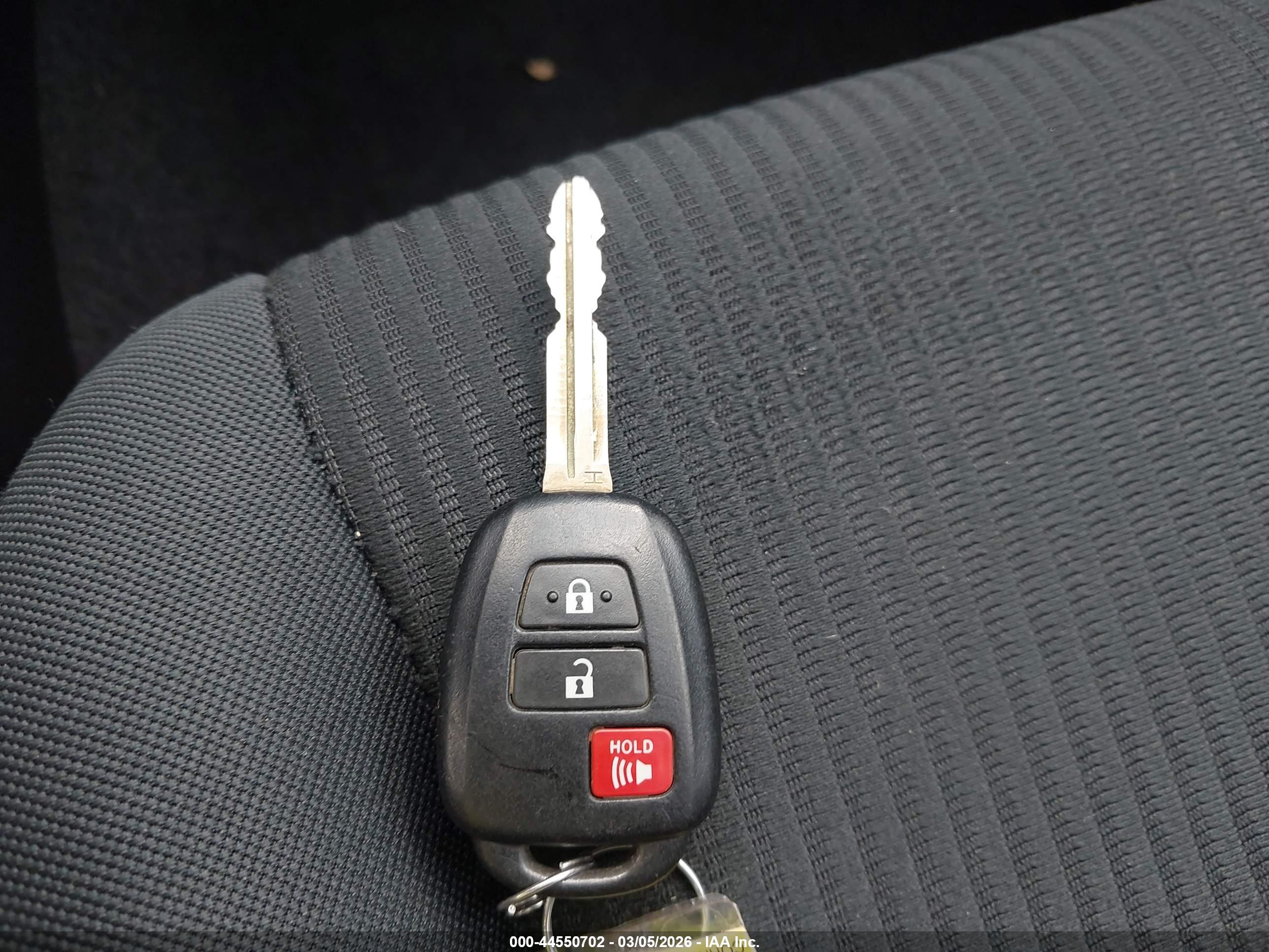 TOYOTA RAV4 image 11