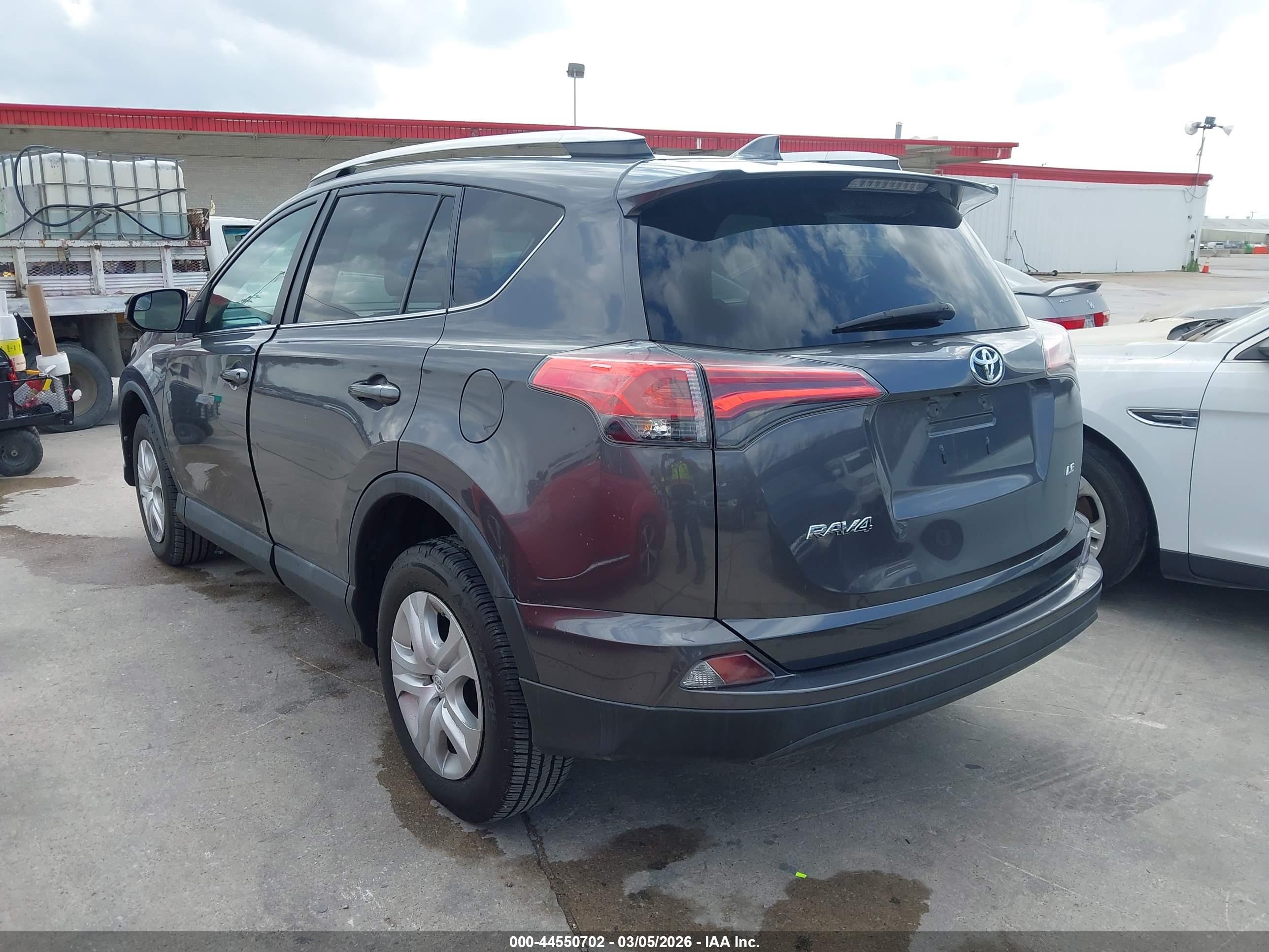 TOYOTA RAV4 image 3