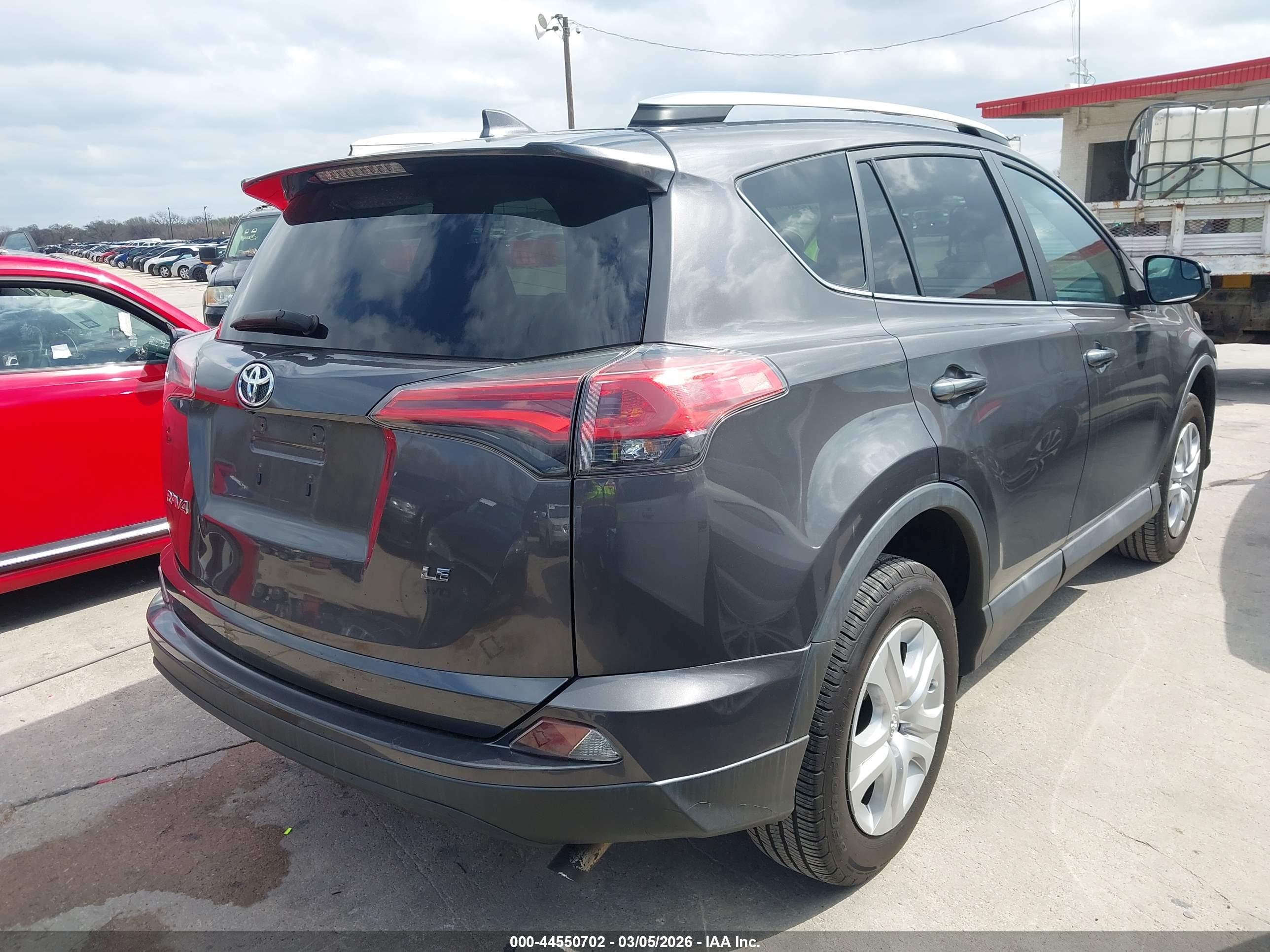 TOYOTA RAV4 image 4